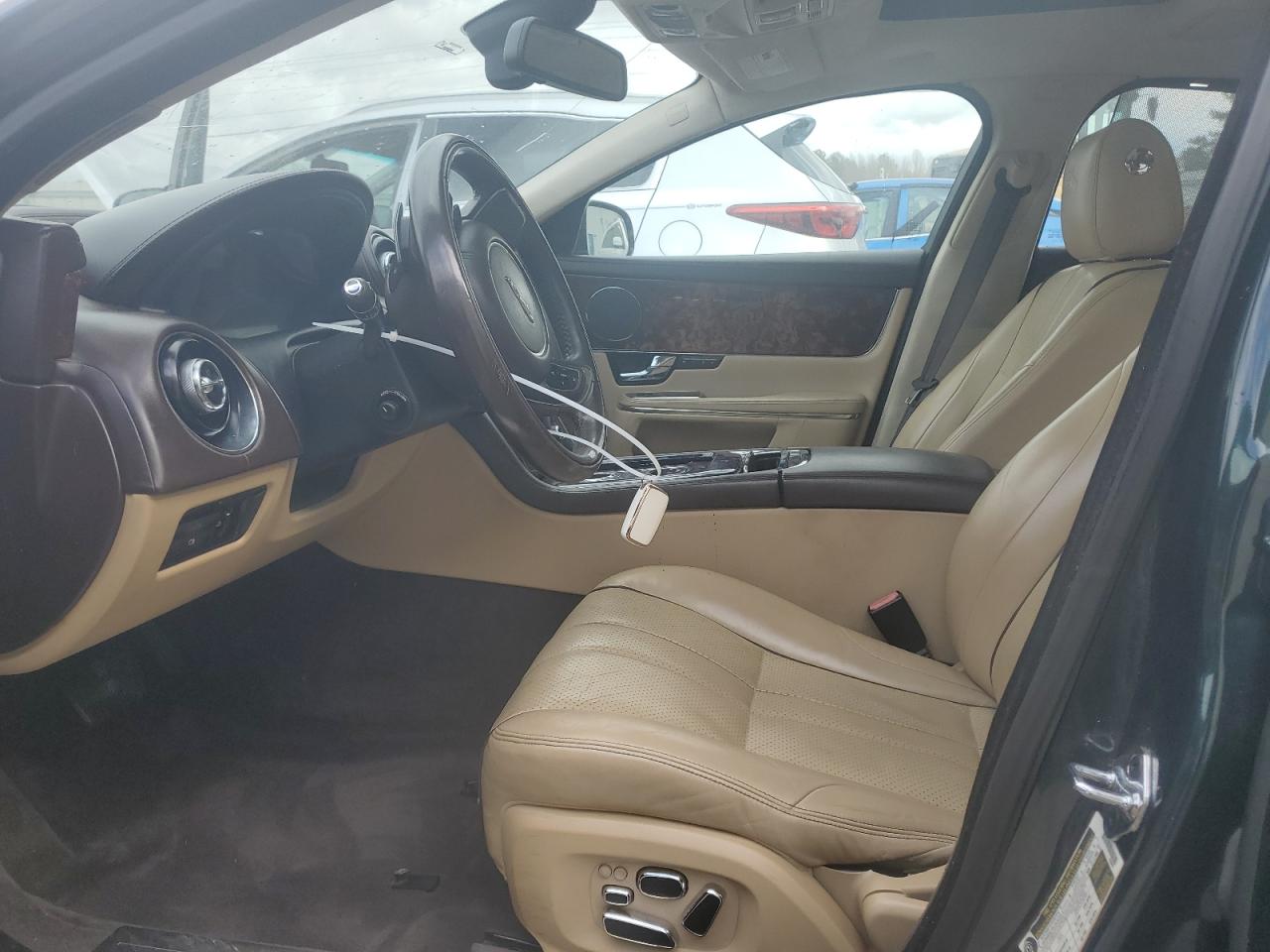 Photo 6 VIN: SAJWA2GB2BLV01811 - JAGUAR XJ 