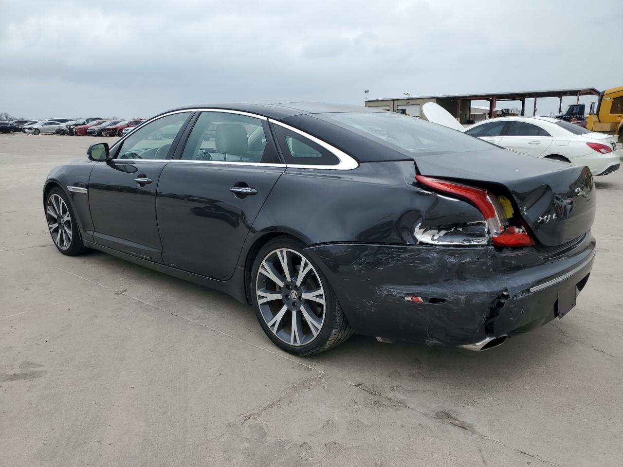 Photo 1 VIN: SAJWA2GB2BLV13313 - JAGUAR XJ 