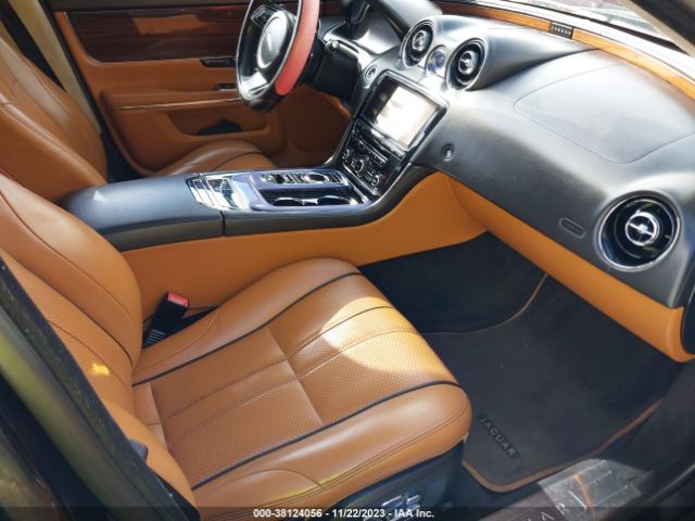 Photo 4 VIN: SAJWA2GB3BLV13109 - JAGUAR XJ 