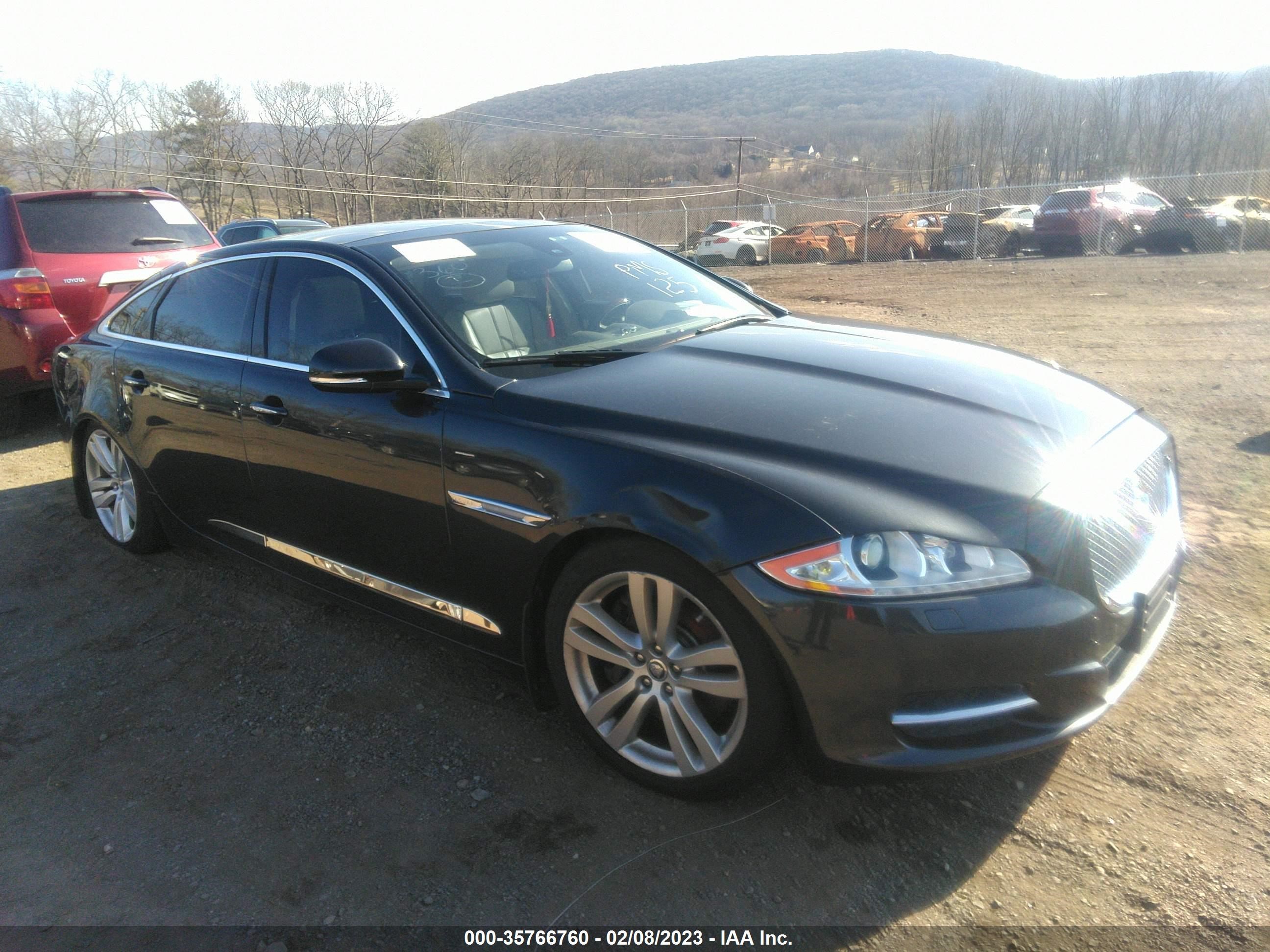 Photo 0 VIN: SAJWA2GB3BLV18004 - JAGUAR XJ 