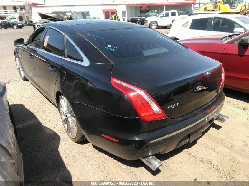 Photo 2 VIN: SAJWA2GB4CLV34522 - JAGUAR XJ 