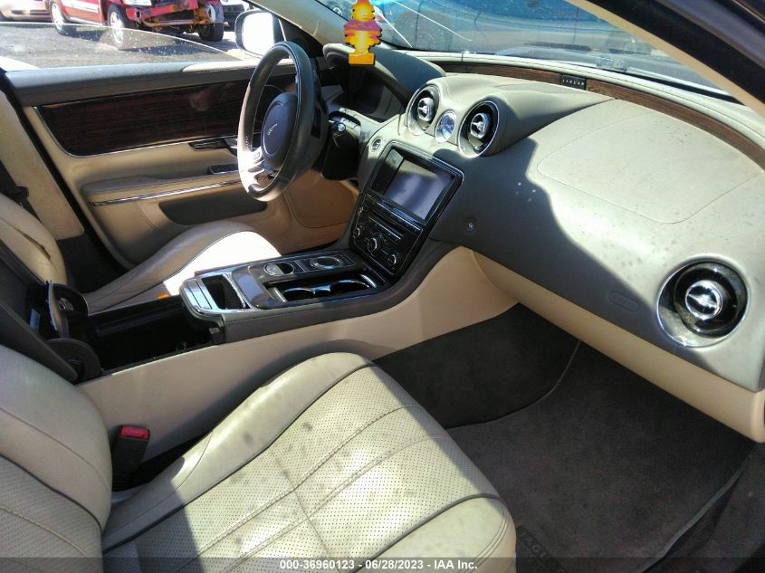 Photo 4 VIN: SAJWA2GB4CLV34522 - JAGUAR XJ 