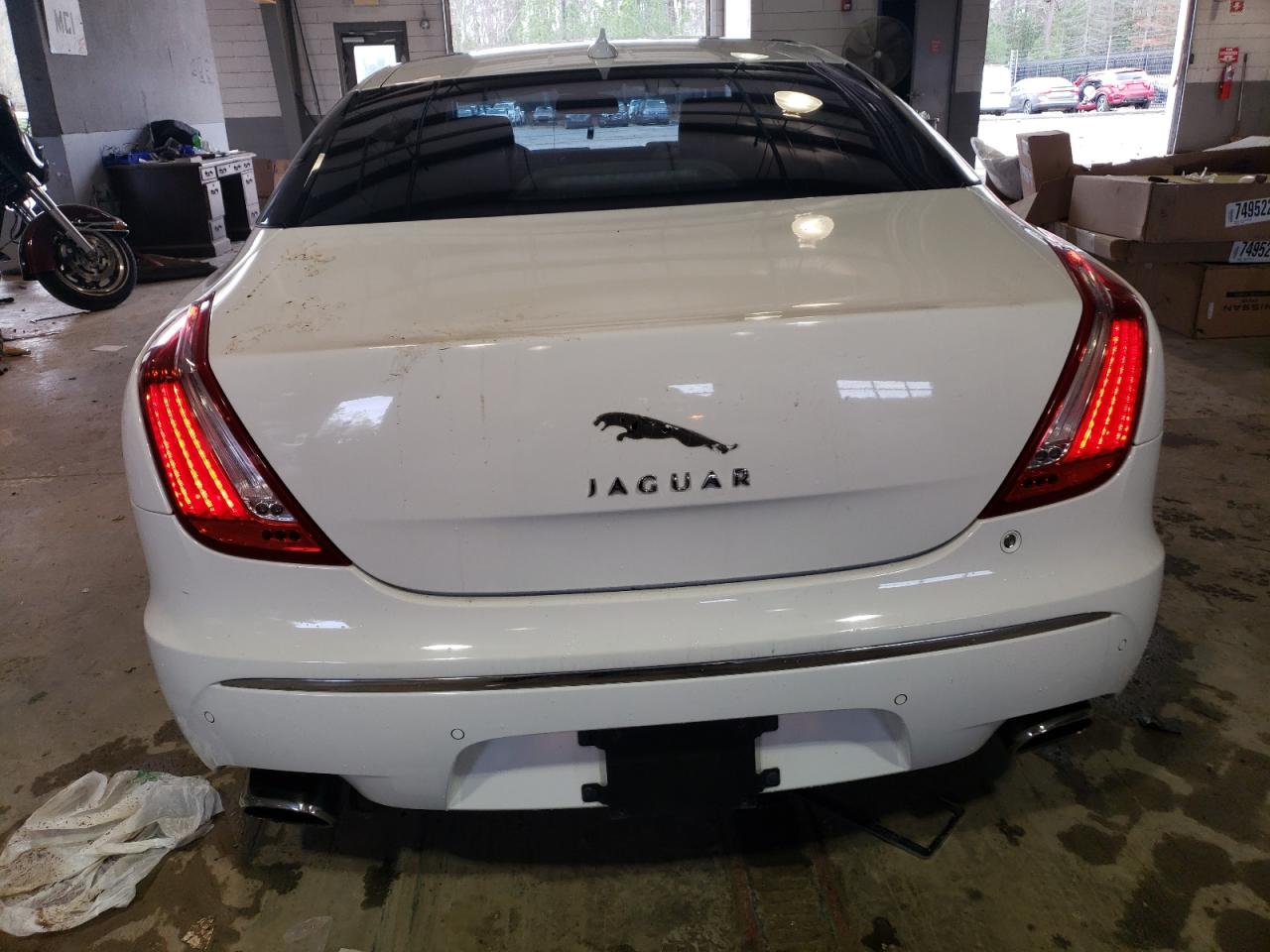 Photo 5 VIN: SAJWA2GB4DLV42475 - JAGUAR XJ 