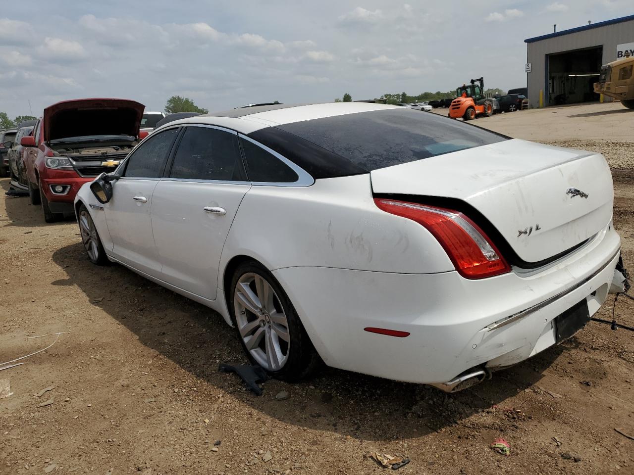 Photo 1 VIN: SAJWA2GB5BLV04461 - JAGUAR XJ 