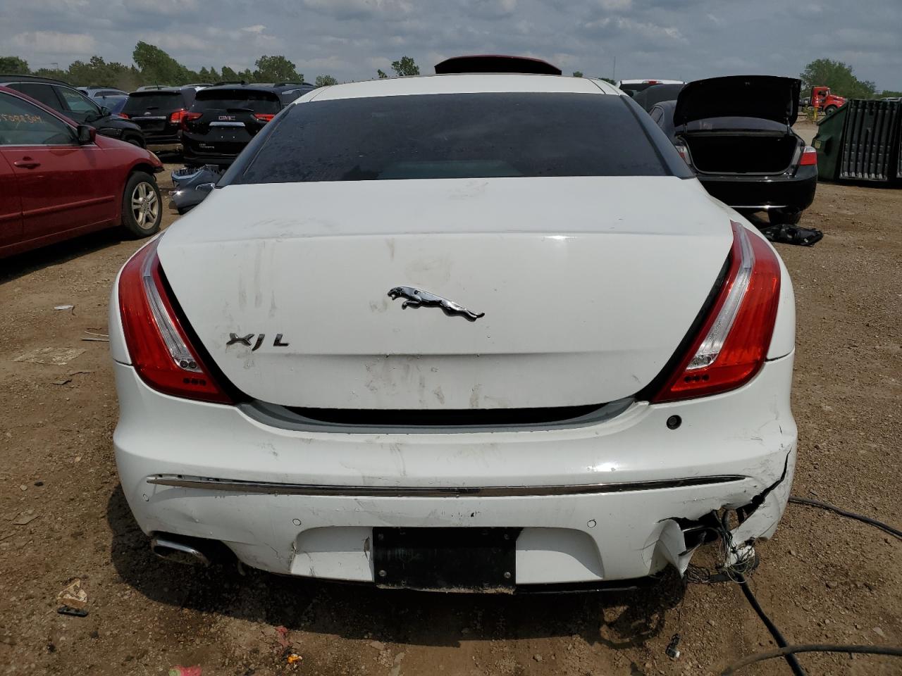 Photo 5 VIN: SAJWA2GB5BLV04461 - JAGUAR XJ 