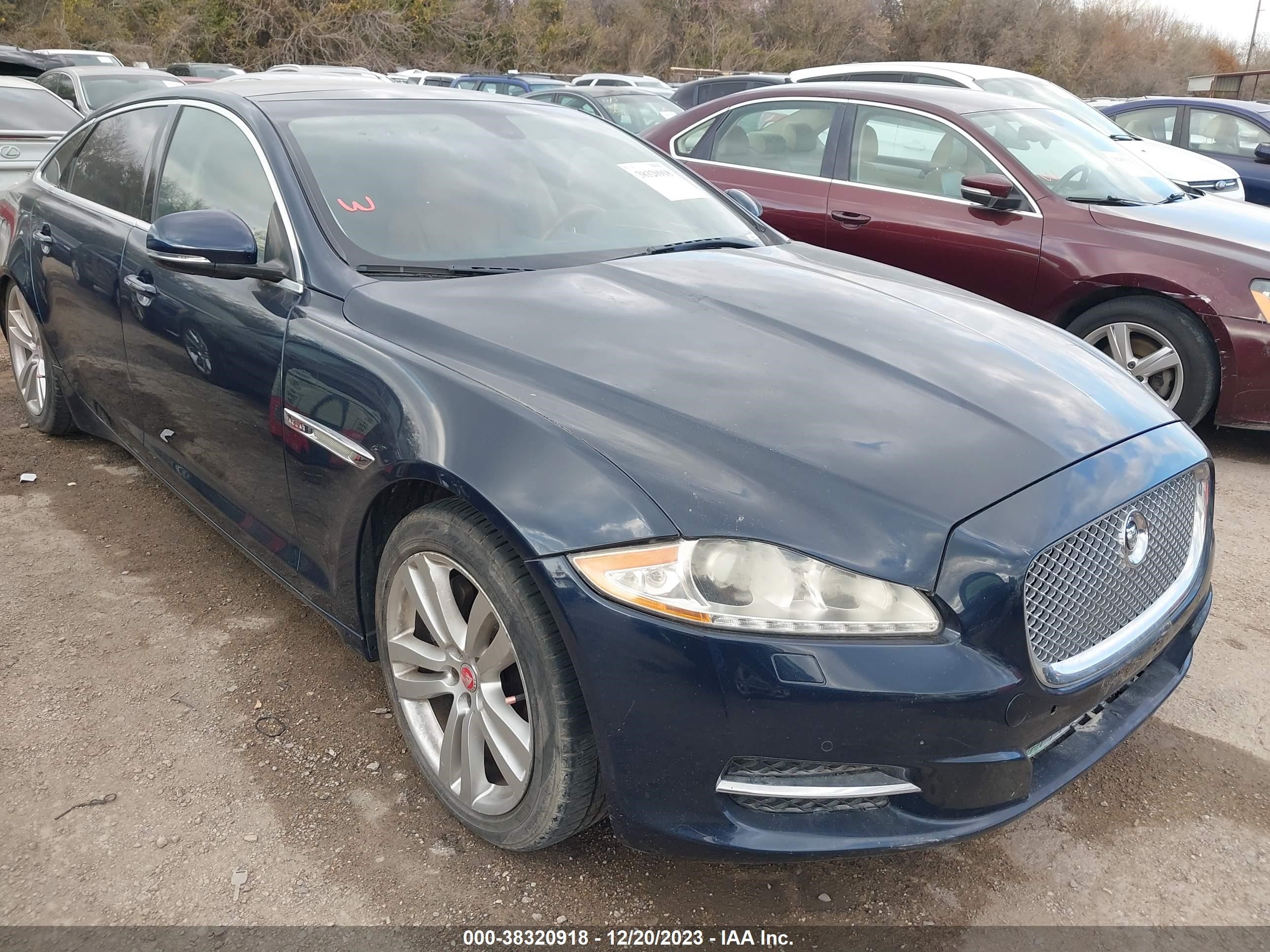 Photo 0 VIN: SAJWA2GB5BLV15833 - JAGUAR XJ 