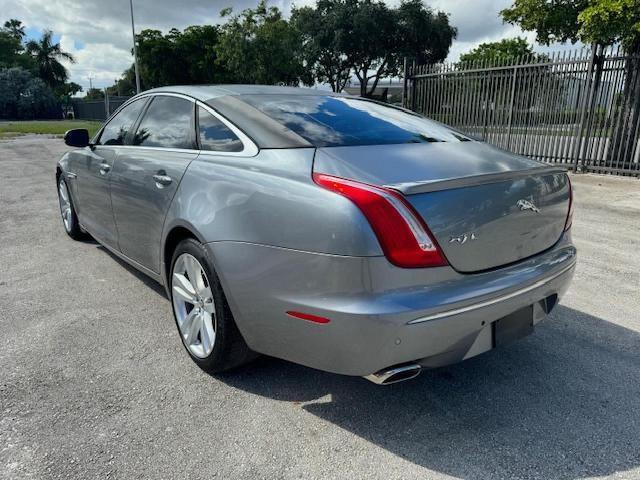 Photo 1 VIN: SAJWA2GB6BLV14416 - JAGUAR XJ 