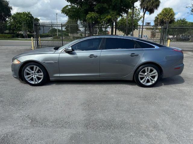 Photo 10 VIN: SAJWA2GB6BLV14416 - JAGUAR XJ 