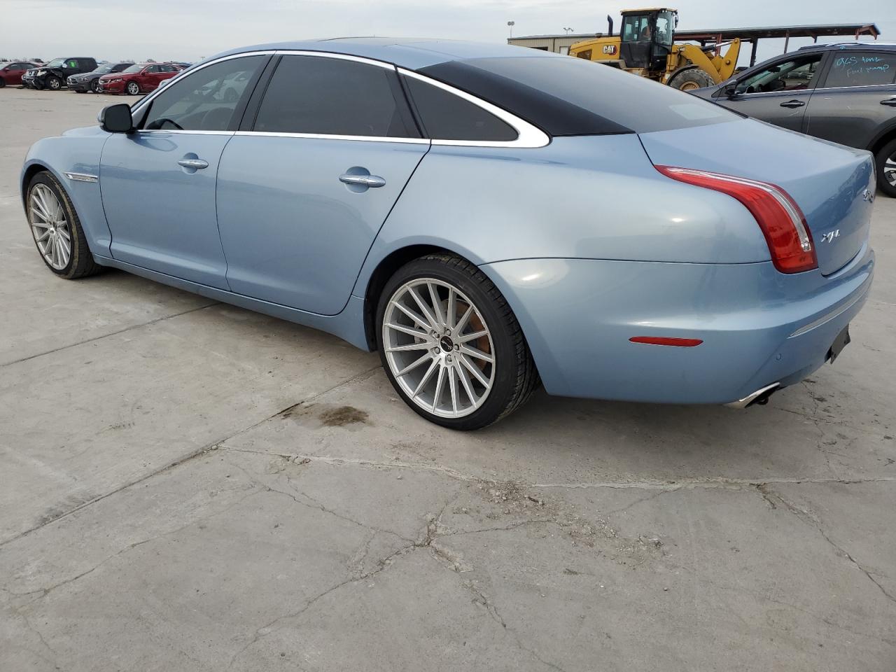 Photo 1 VIN: SAJWA2GB7BLV14599 - JAGUAR XJ 