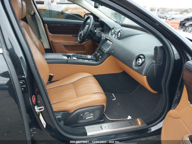 Photo 4 VIN: SAJWA2GB8BLV17236 - JAGUAR XJL 