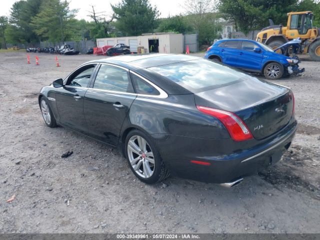 Photo 2 VIN: SAJWA2GB9CLV29381 - JAGUAR XJ 