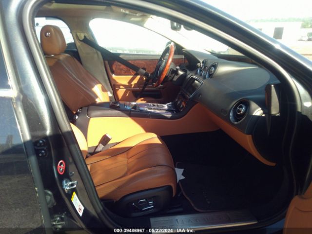 Photo 4 VIN: SAJWA2GB9CLV29428 - JAGUAR XJ 