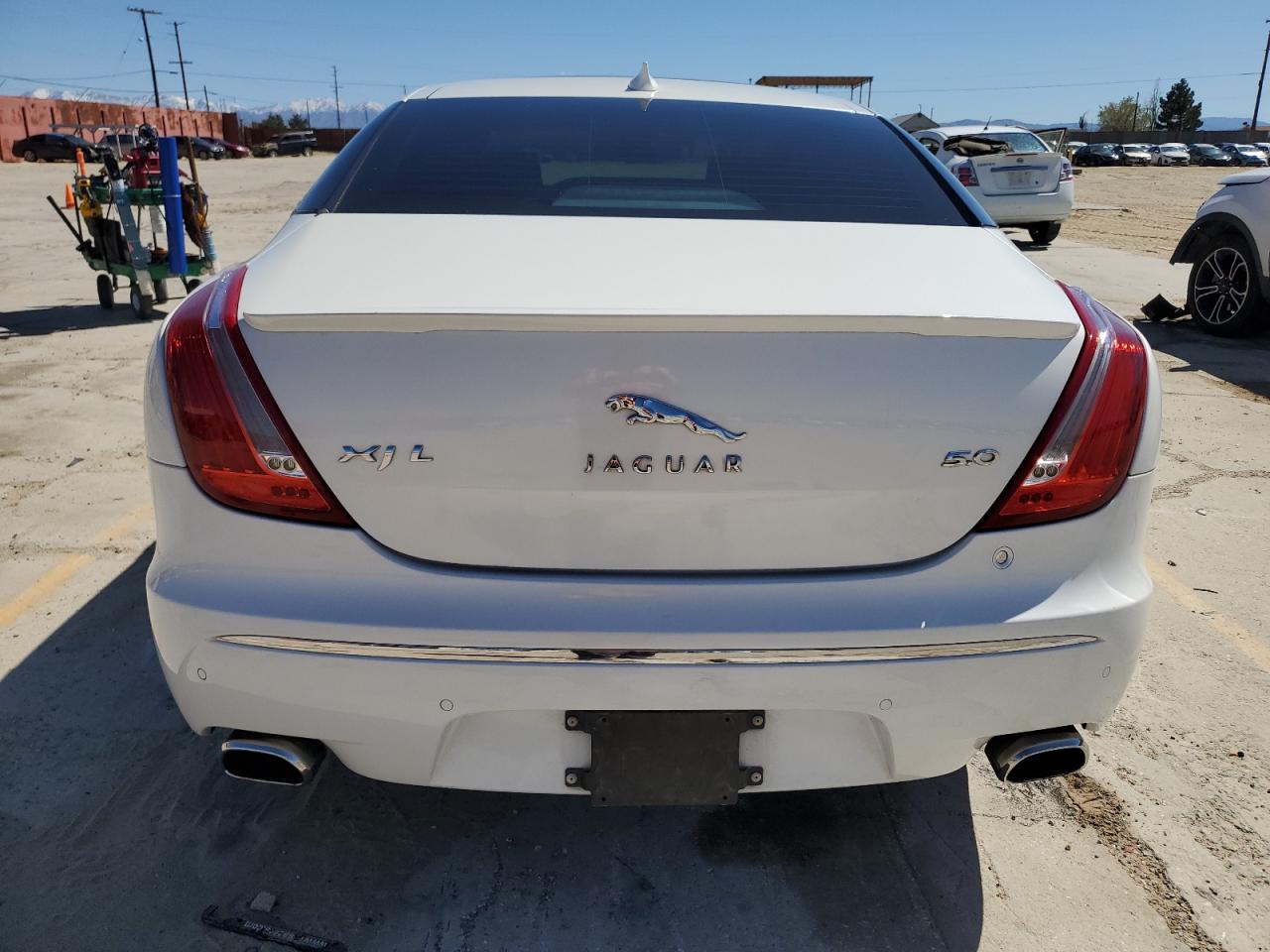 Photo 5 VIN: SAJWA2GT8DMV55135 - JAGUAR XJ 