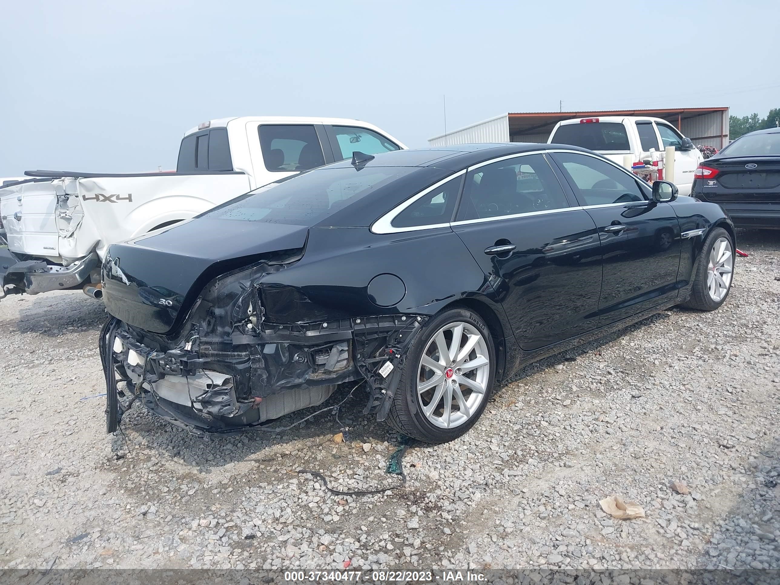 Photo 3 VIN: SAJWA2GZ2F8V86056 - JAGUAR XJ 