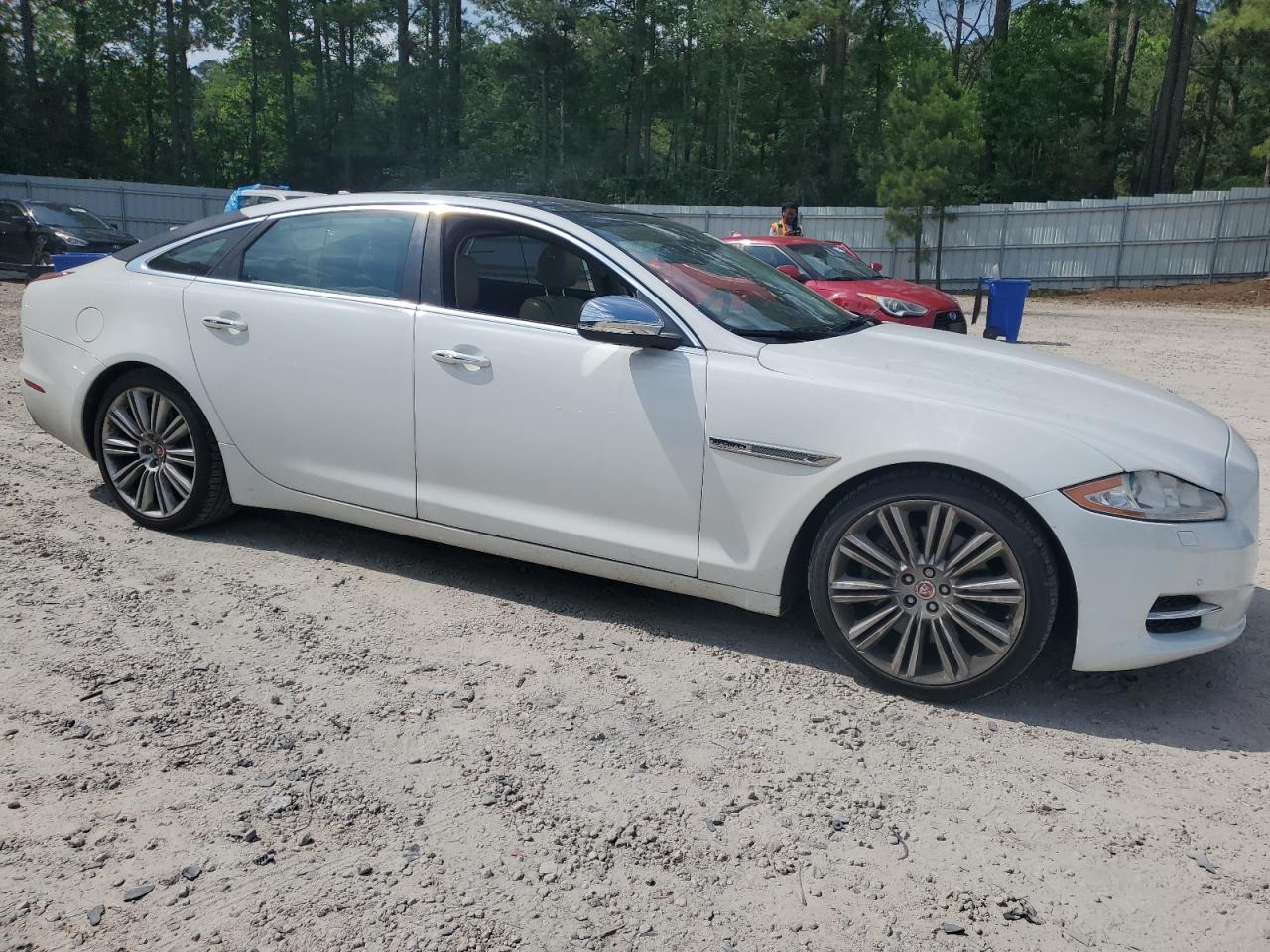 Photo 3 VIN: SAJWA2GZ2F8V89913 - JAGUAR XJ 