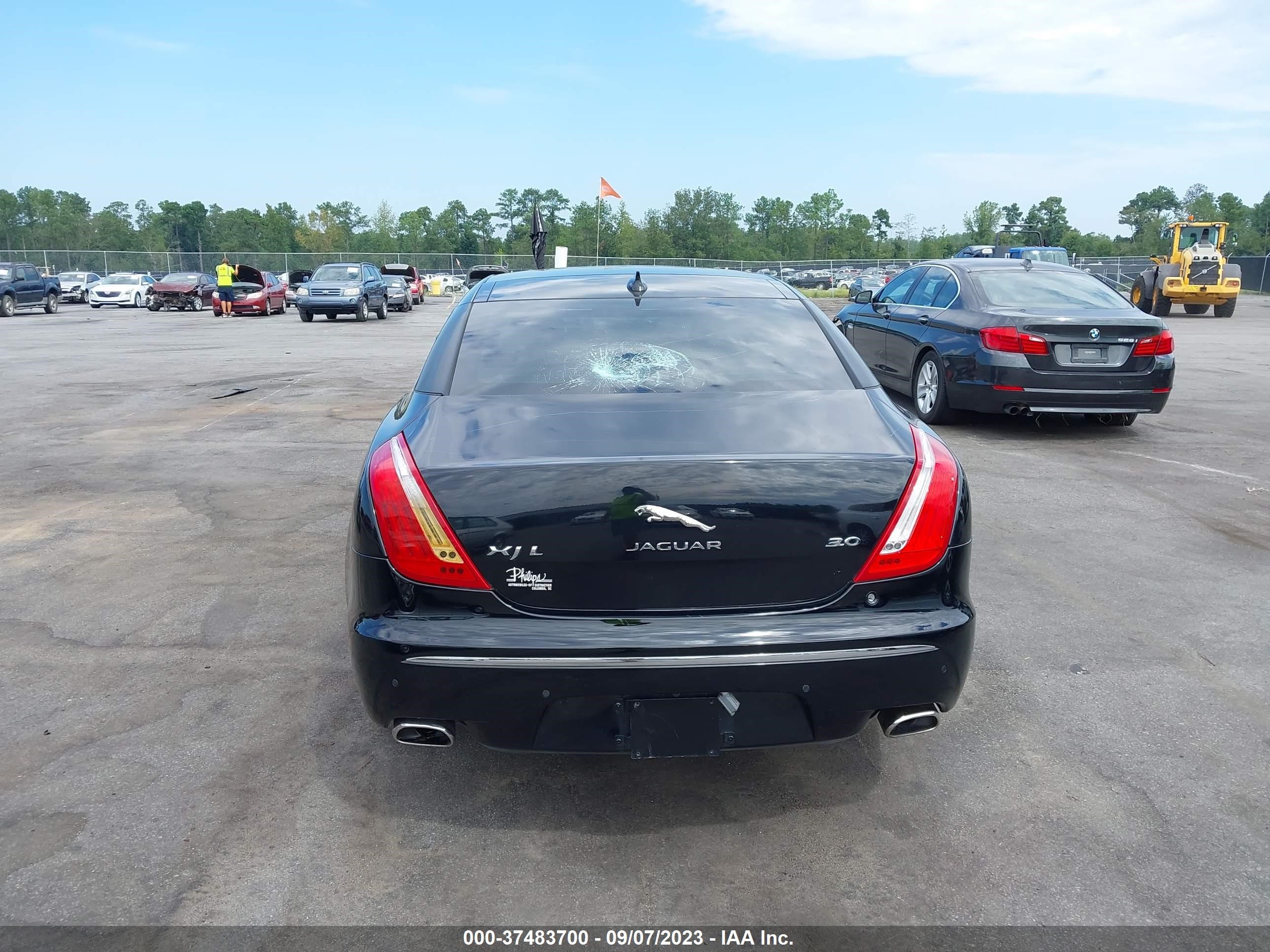 Photo 15 VIN: SAJWA2GZ3F8V80217 - JAGUAR XJ 