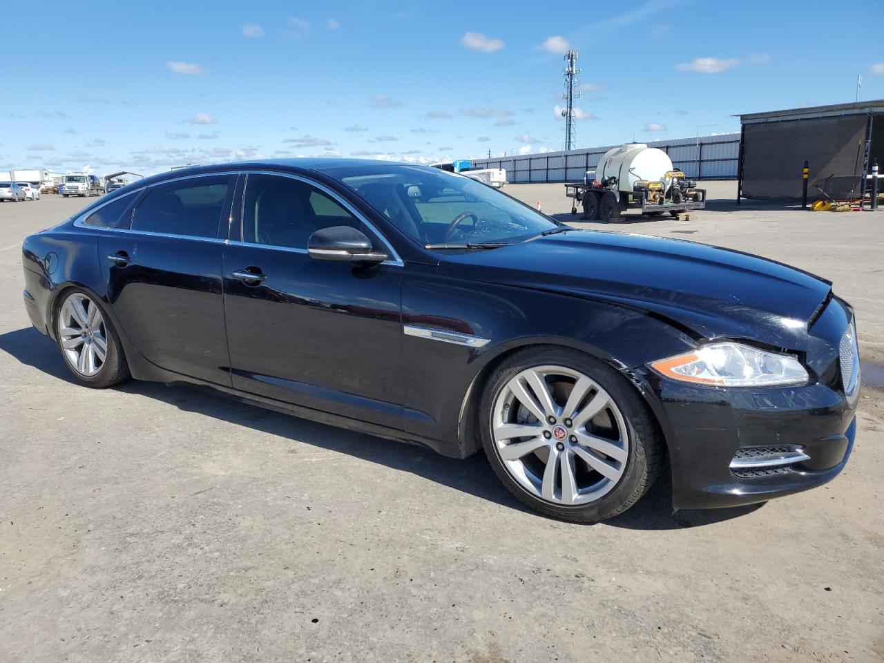 Photo 3 VIN: SAJWA2GZ8F8V83548 - JAGUAR XJ 