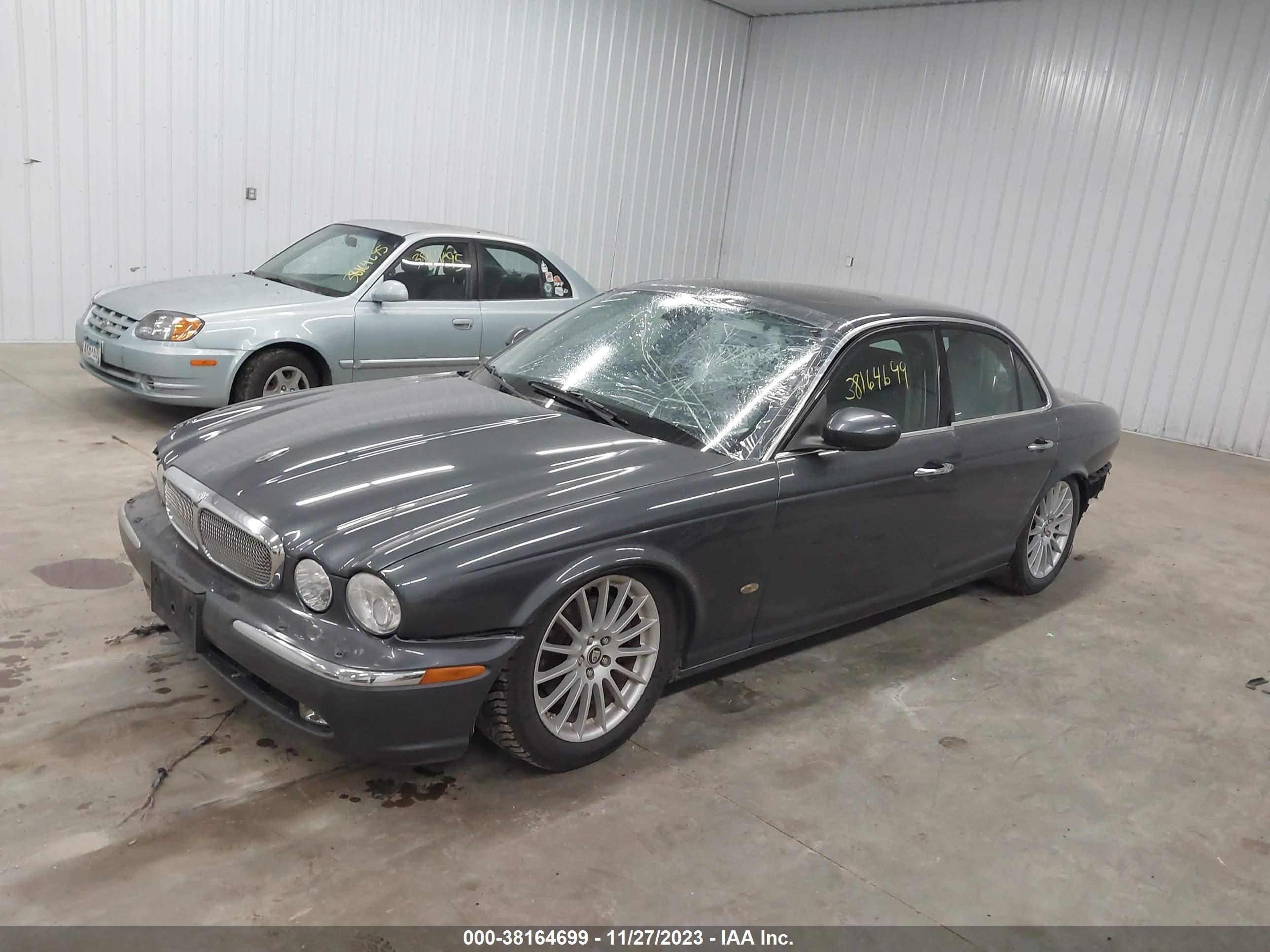 Photo 1 VIN: SAJWA71B16SH00966 - JAGUAR XJ 