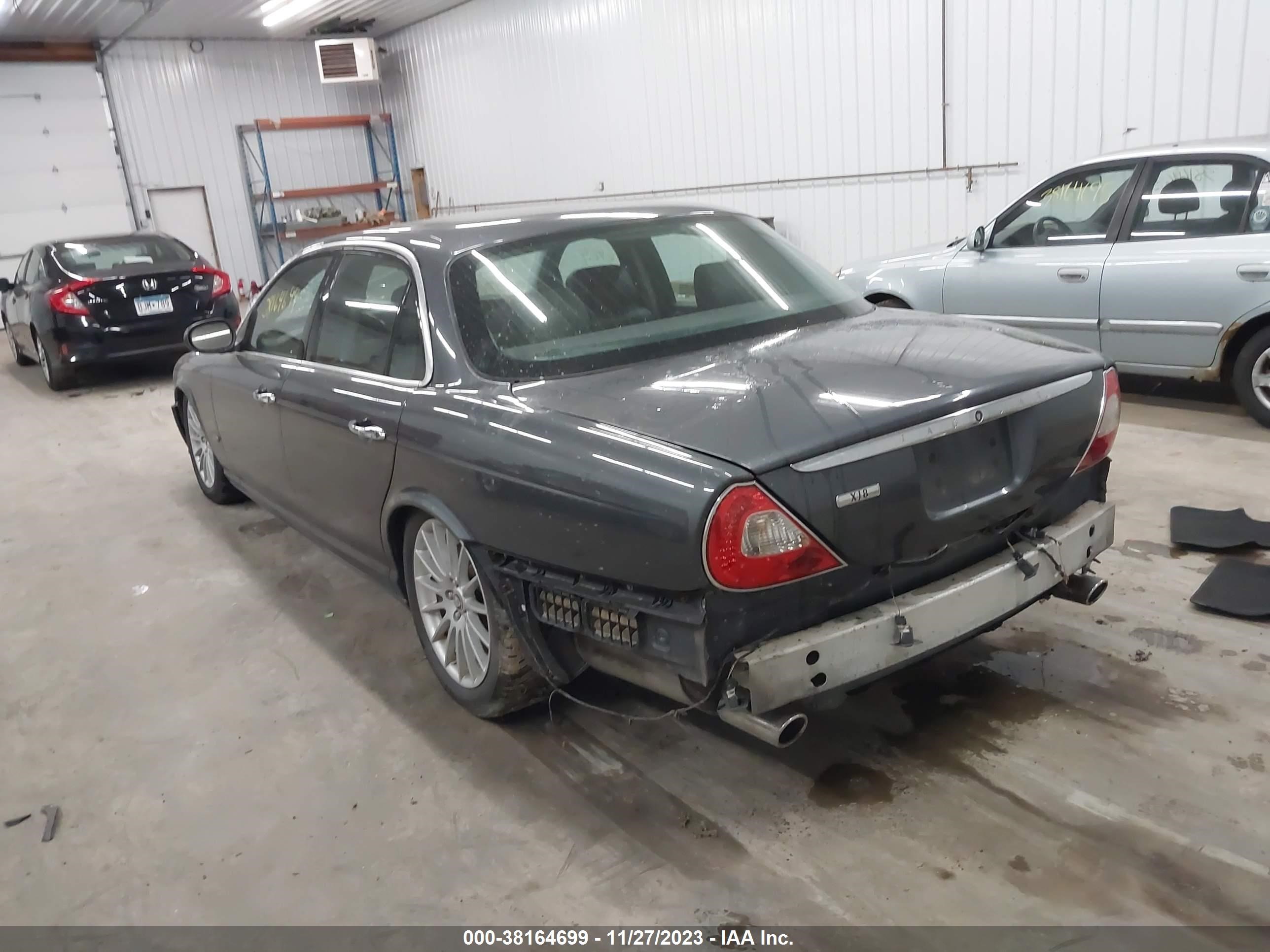 Photo 2 VIN: SAJWA71B16SH00966 - JAGUAR XJ 