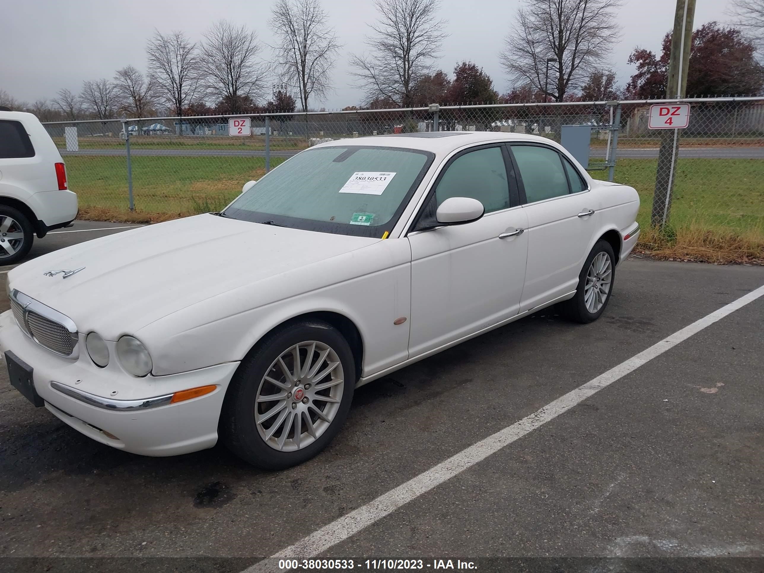 Photo 1 VIN: SAJWA71B26SH08526 - JAGUAR XJ 