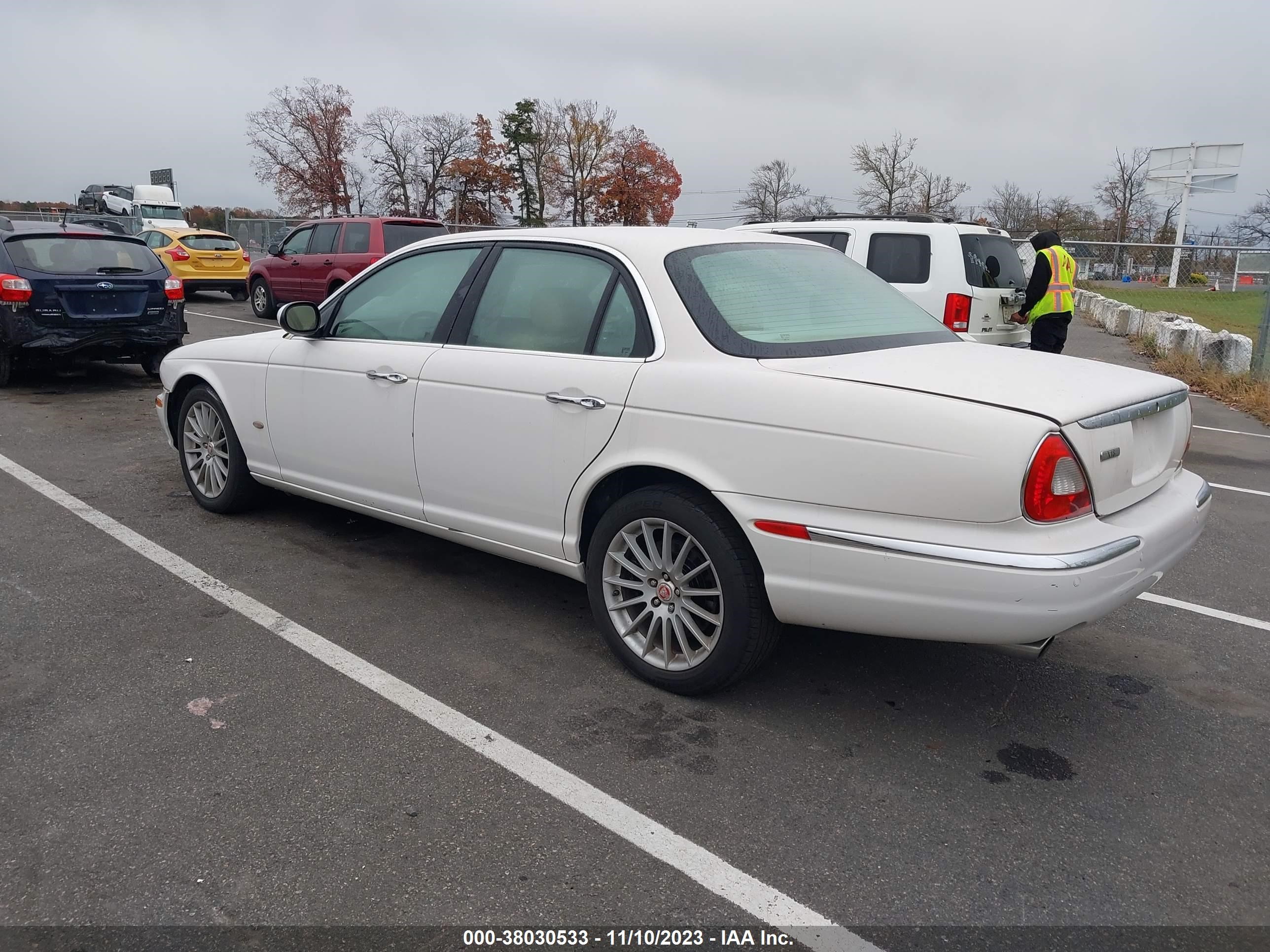 Photo 2 VIN: SAJWA71B26SH08526 - JAGUAR XJ 