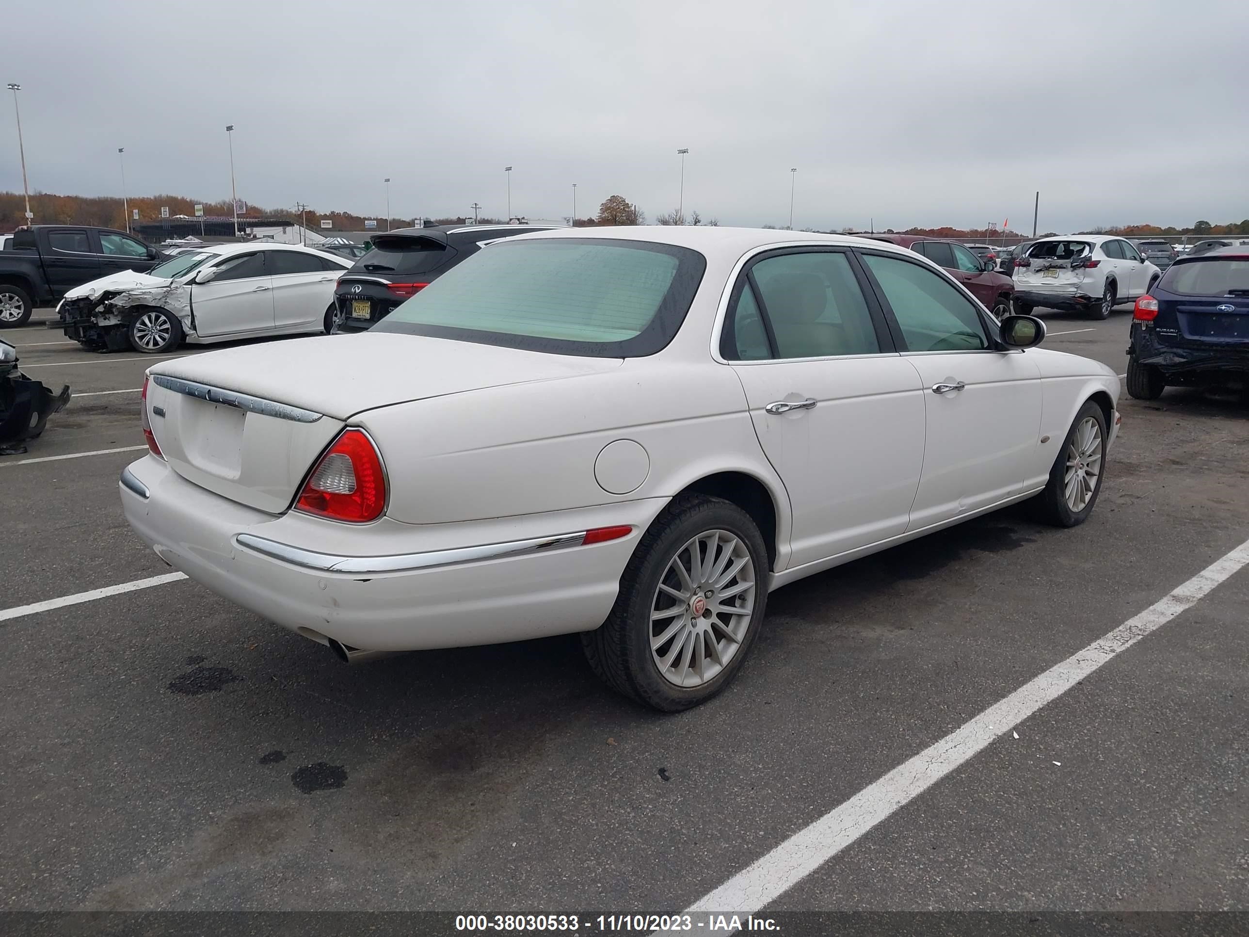 Photo 3 VIN: SAJWA71B26SH08526 - JAGUAR XJ 