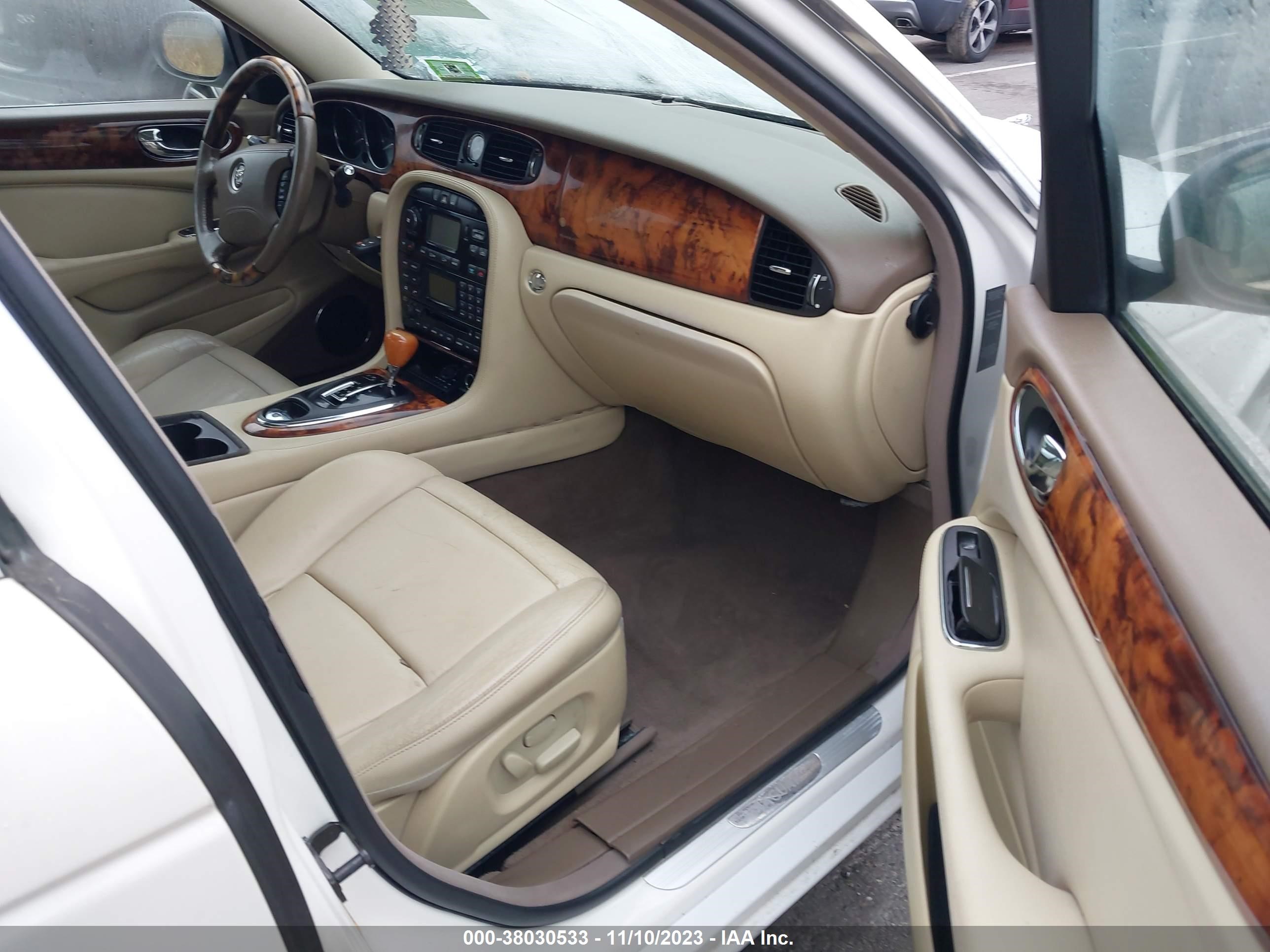 Photo 4 VIN: SAJWA71B26SH08526 - JAGUAR XJ 