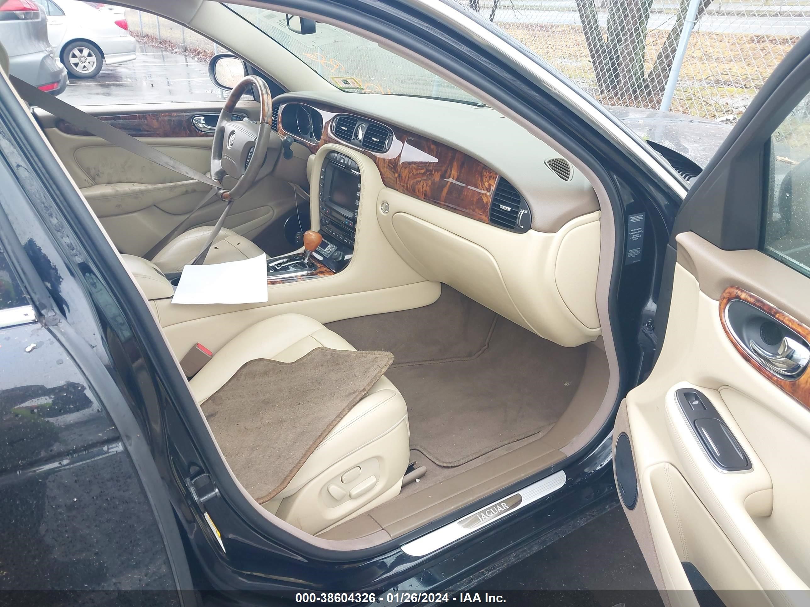 Photo 4 VIN: SAJWA71B96SH04604 - JAGUAR XJ 