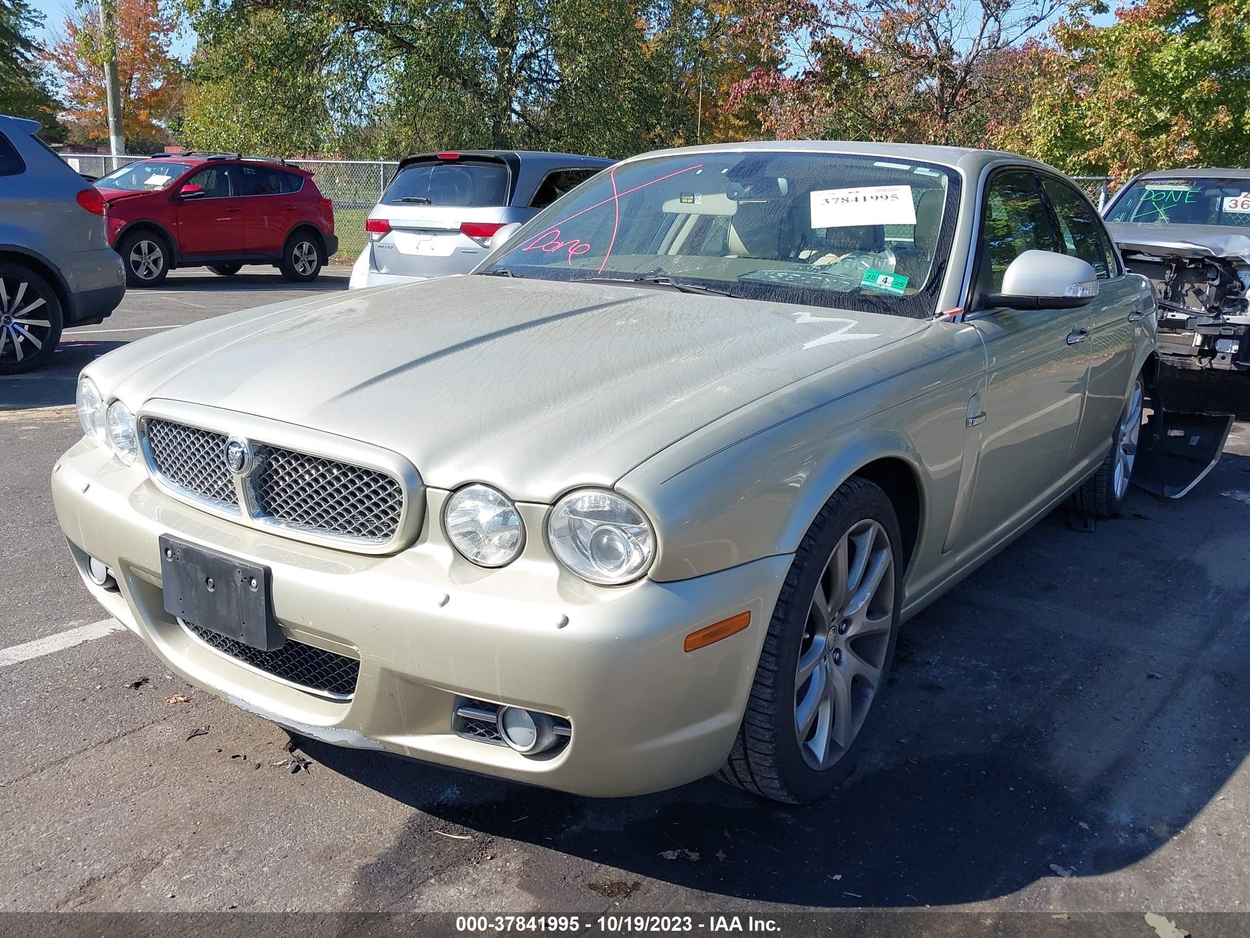 Photo 1 VIN: SAJWA71BX8SH27425 - JAGUAR XJ 