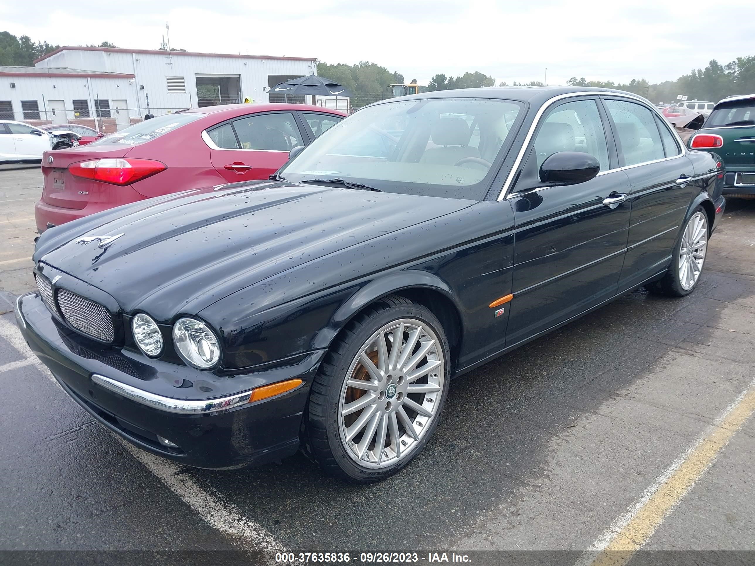 Photo 1 VIN: SAJWA73B25TG45093 - JAGUAR XJ 