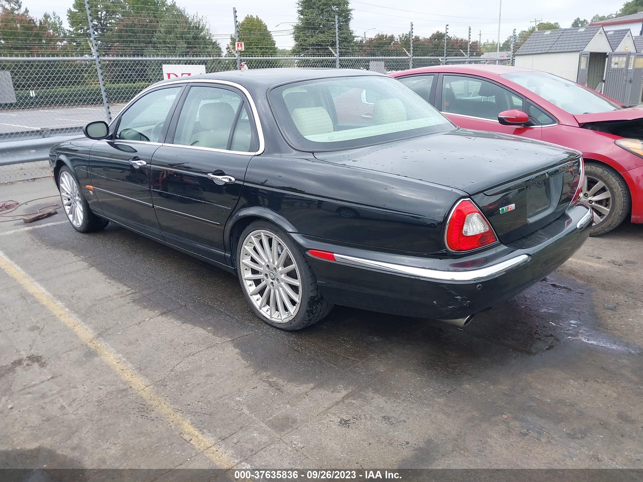 Photo 2 VIN: SAJWA73B25TG45093 - JAGUAR XJ 