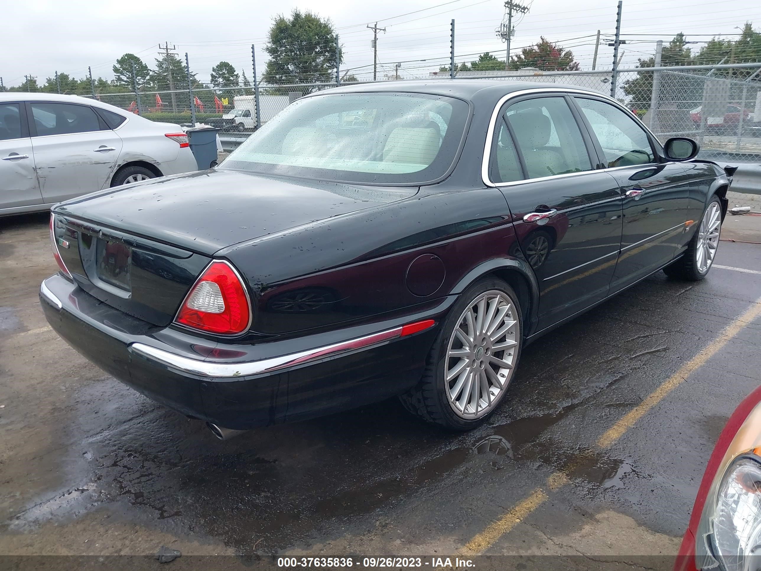 Photo 3 VIN: SAJWA73B25TG45093 - JAGUAR XJ 