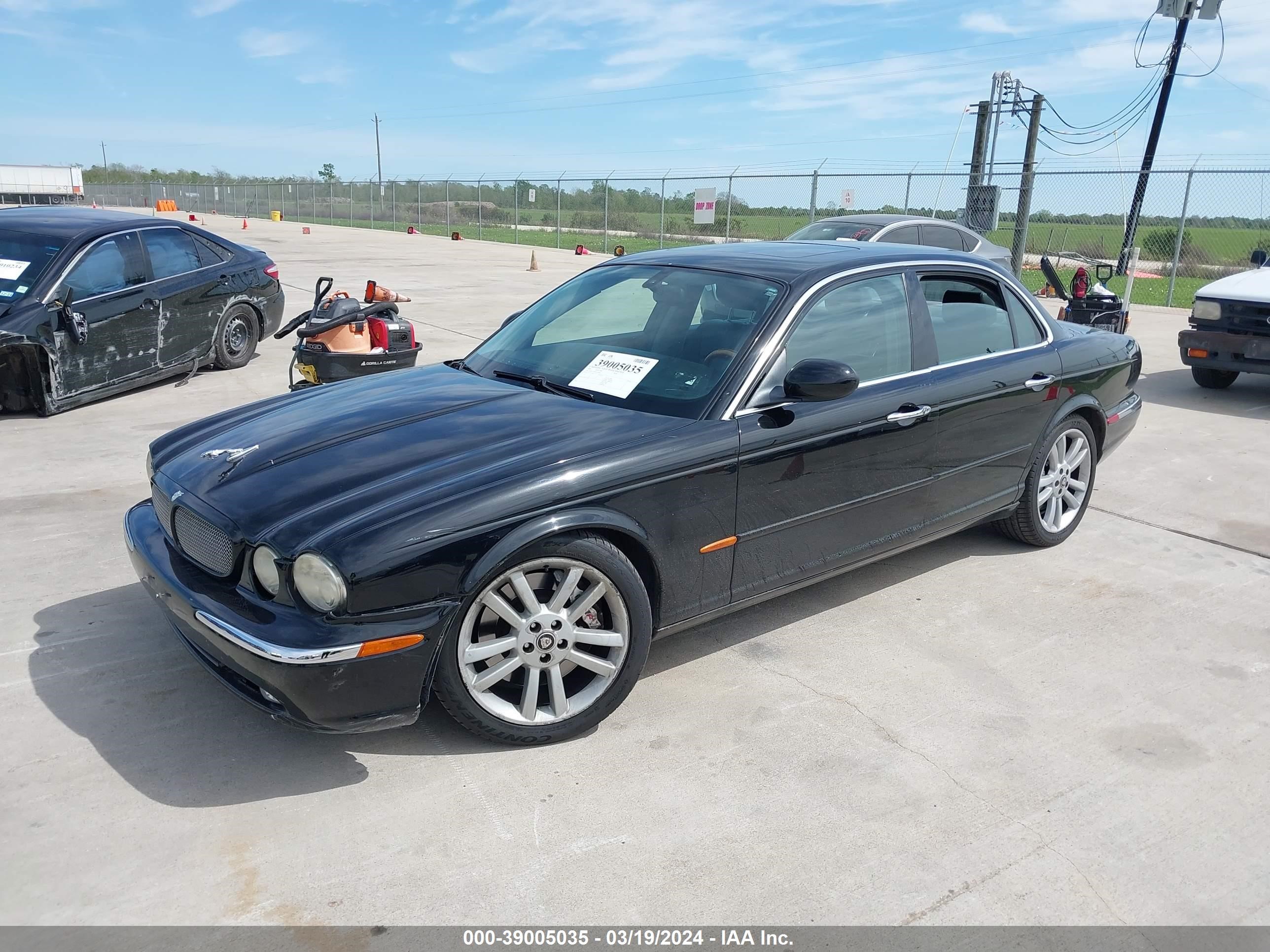 Photo 1 VIN: SAJWA73B45TG39991 - JAGUAR XJ 