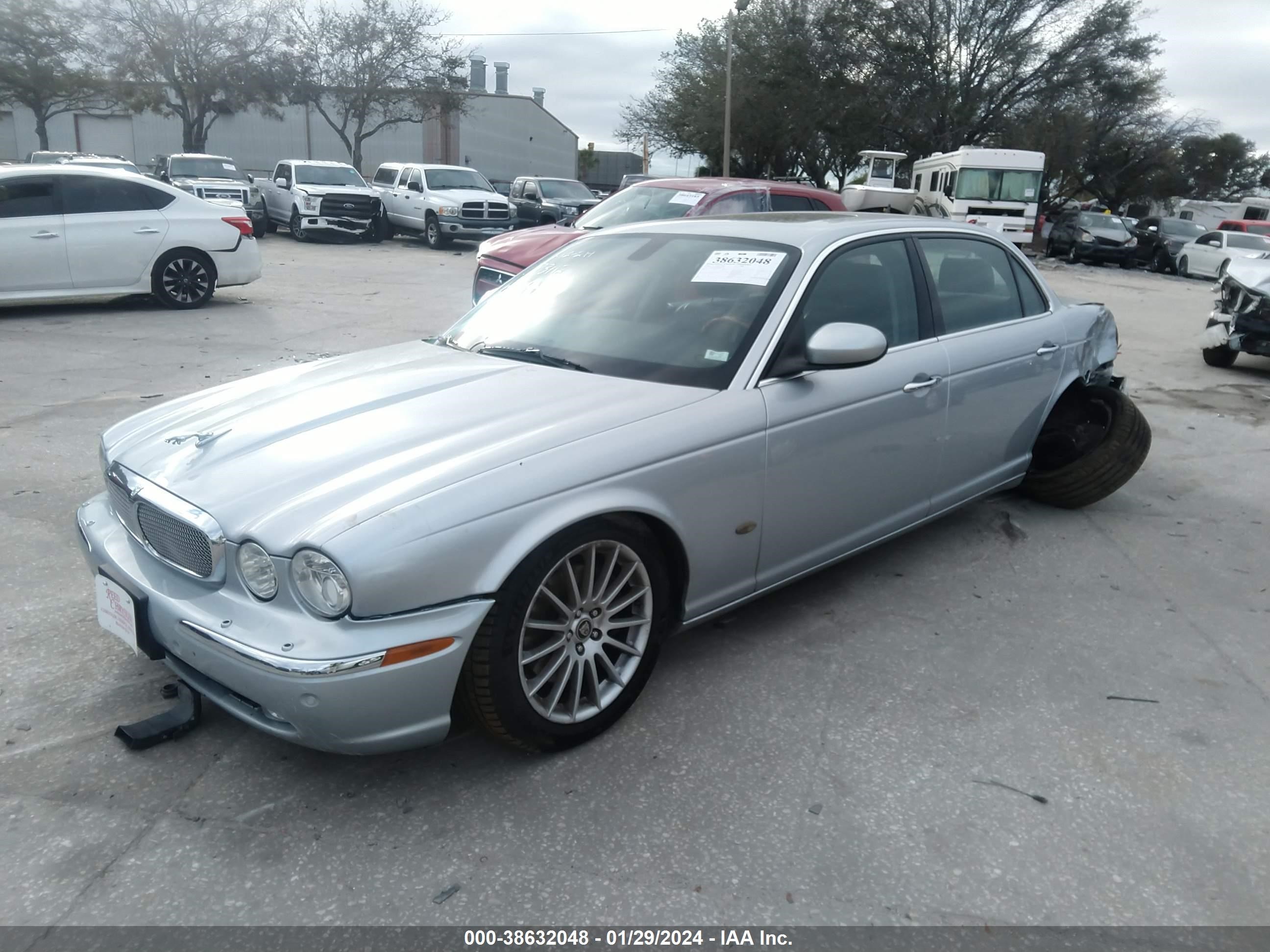 Photo 1 VIN: SAJWA79B46SH09231 - JAGUAR XJ 