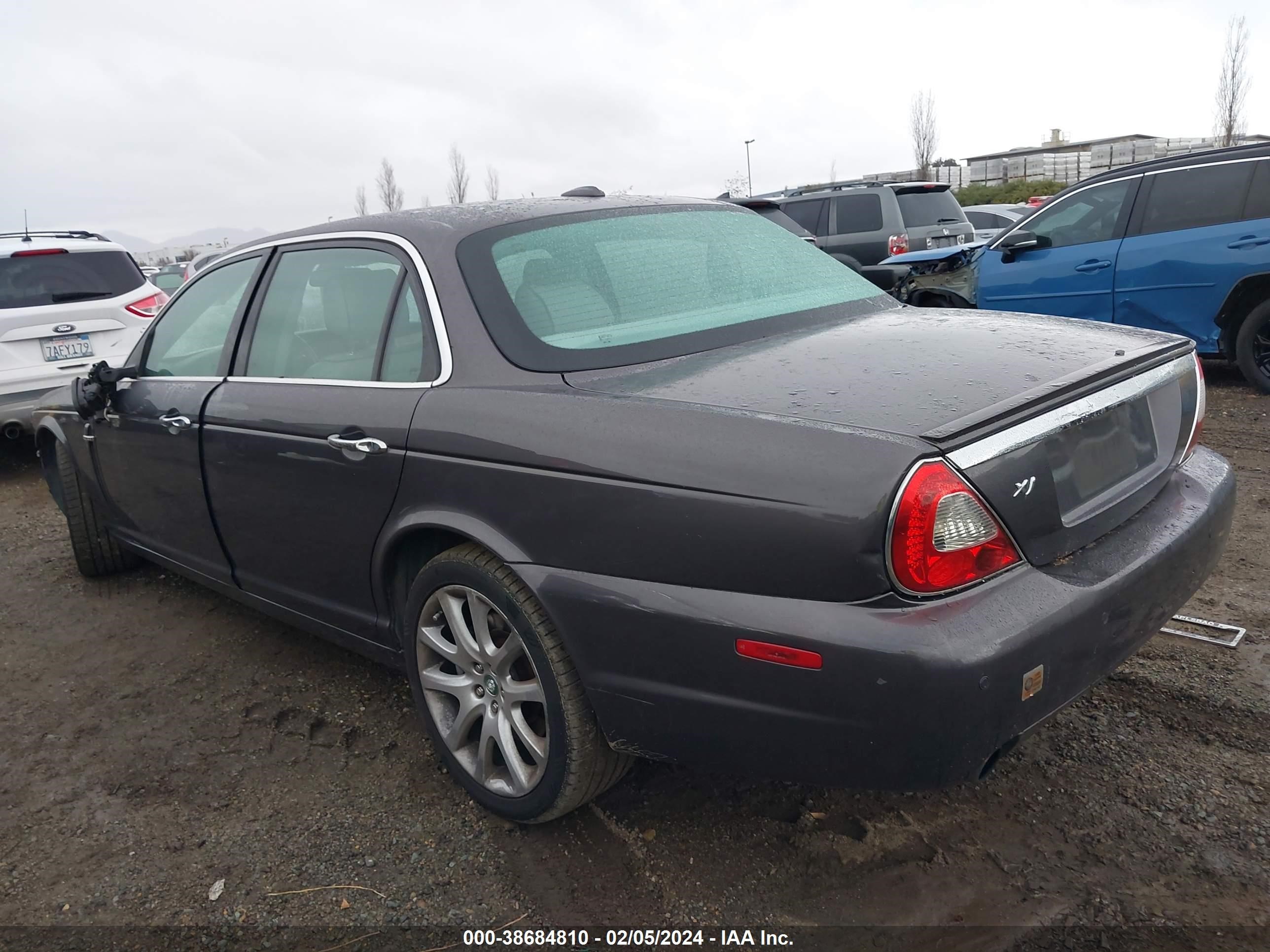 Photo 2 VIN: SAJWA79B68SH22579 - JAGUAR XJ 