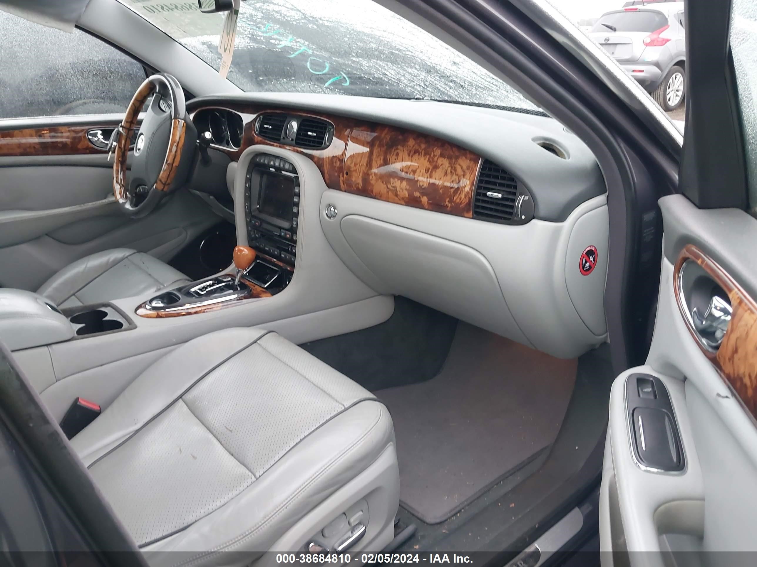 Photo 4 VIN: SAJWA79B68SH22579 - JAGUAR XJ 