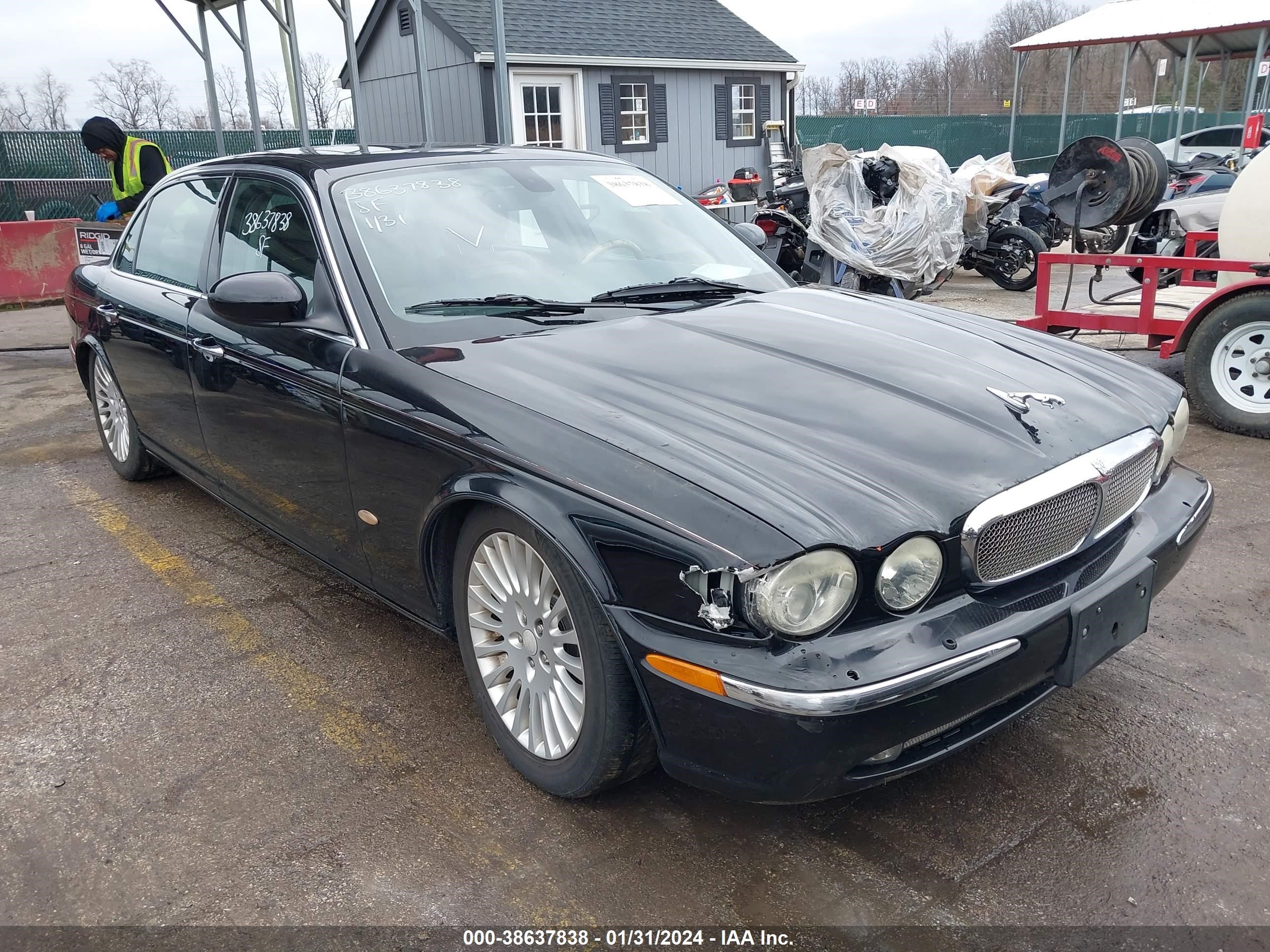 Photo 0 VIN: SAJWA79BX6SG50430 - JAGUAR XJ 