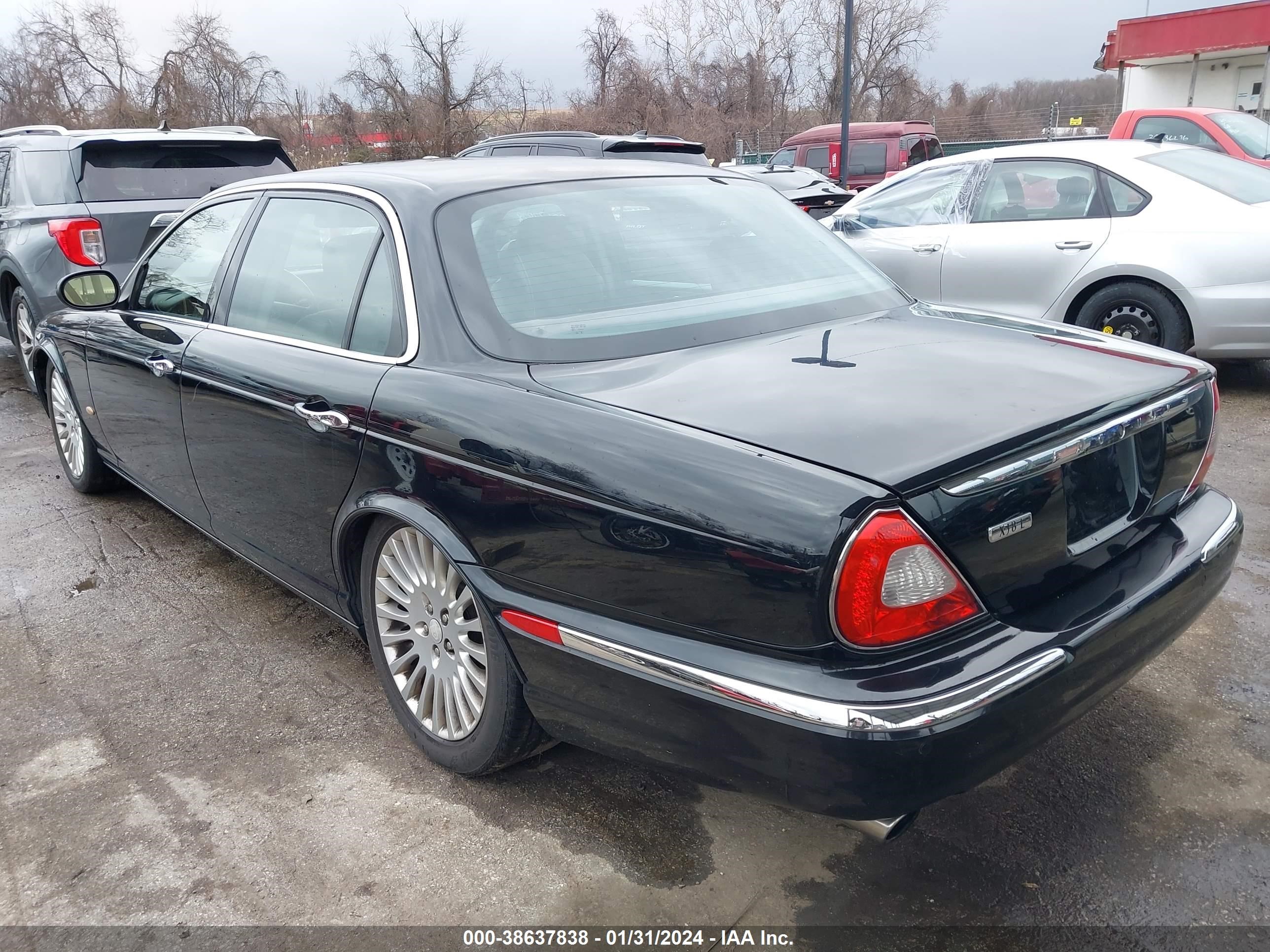 Photo 2 VIN: SAJWA79BX6SG50430 - JAGUAR XJ 