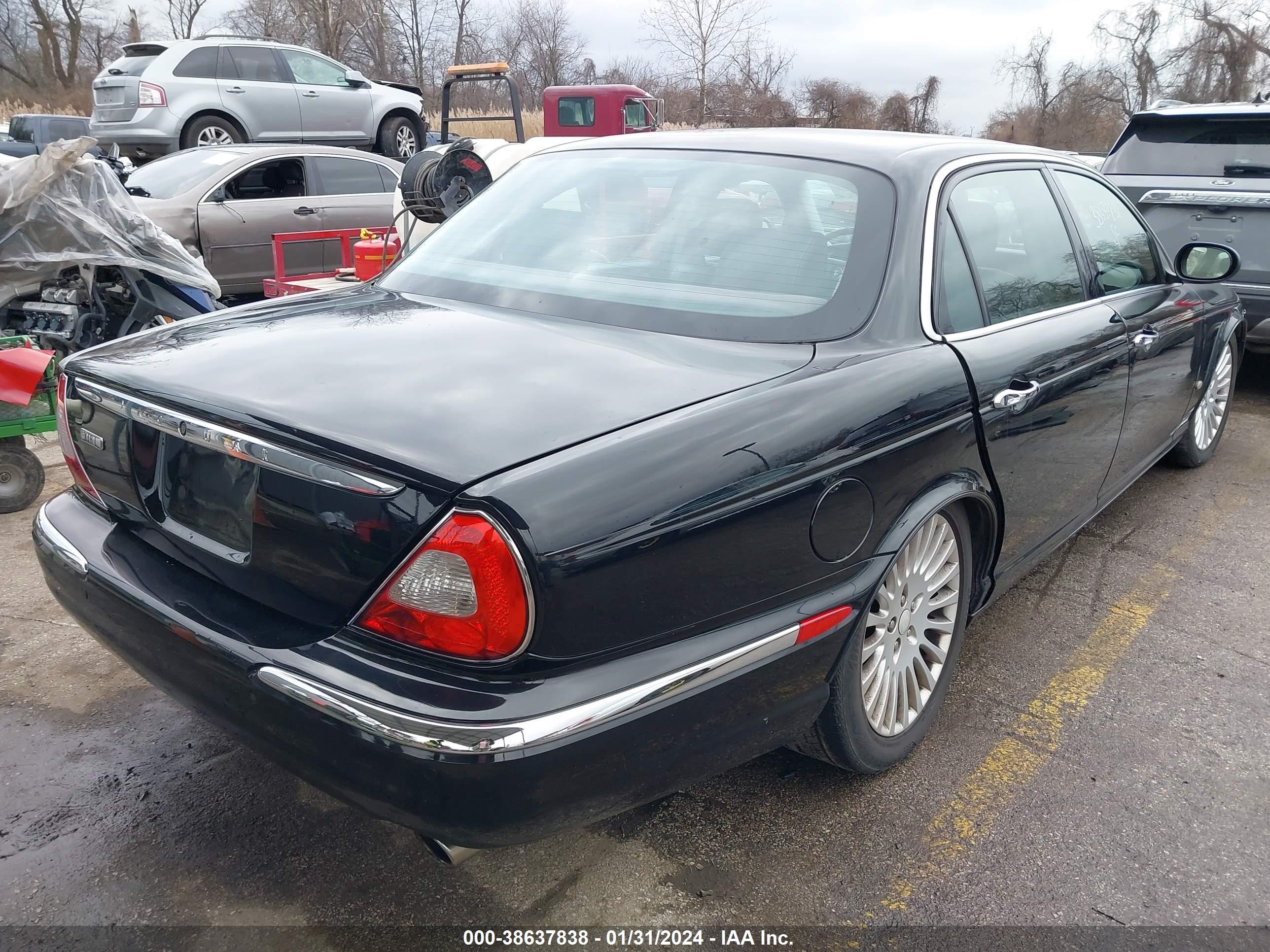 Photo 3 VIN: SAJWA79BX6SG50430 - JAGUAR XJ 