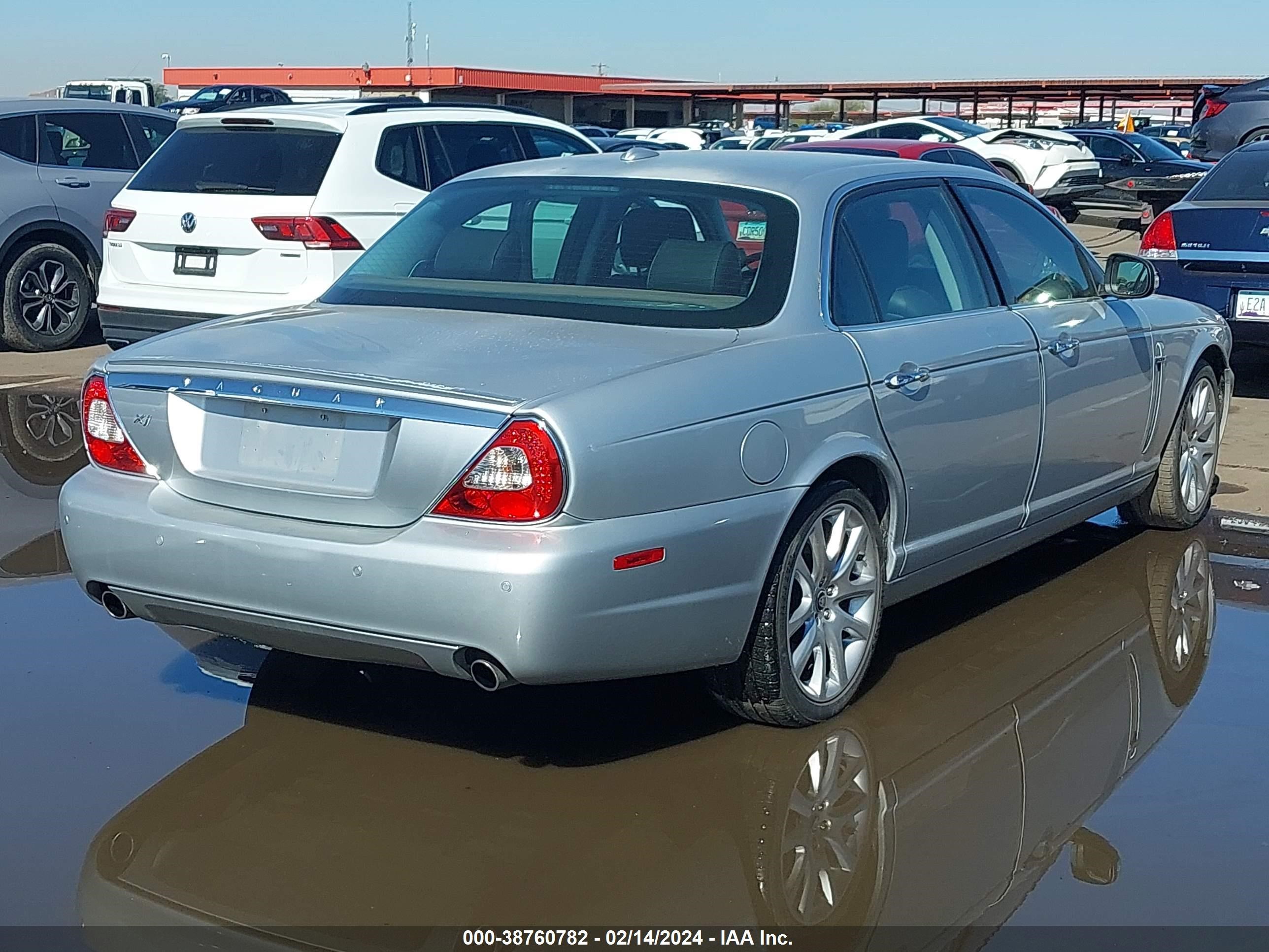 Photo 3 VIN: SAJWA79BX8SH29339 - JAGUAR XJ 