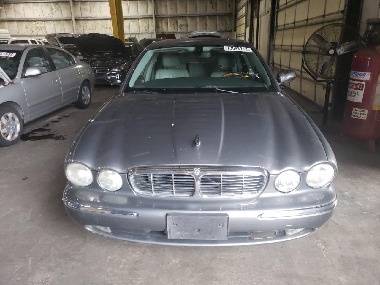 Photo 4 VIN: SAJWA79CX5SG45252 - JAGUAR XJ 