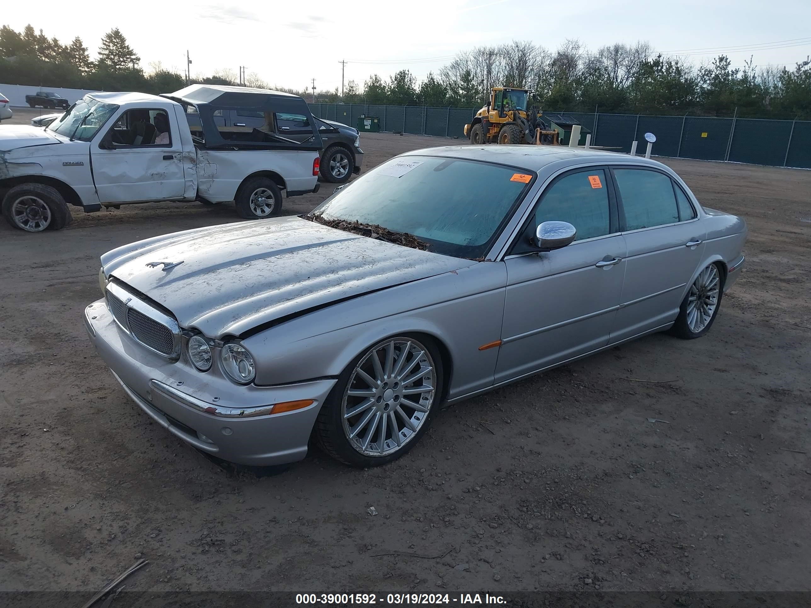 Photo 1 VIN: SAJWA82B05TG46444 - JAGUAR XJ 