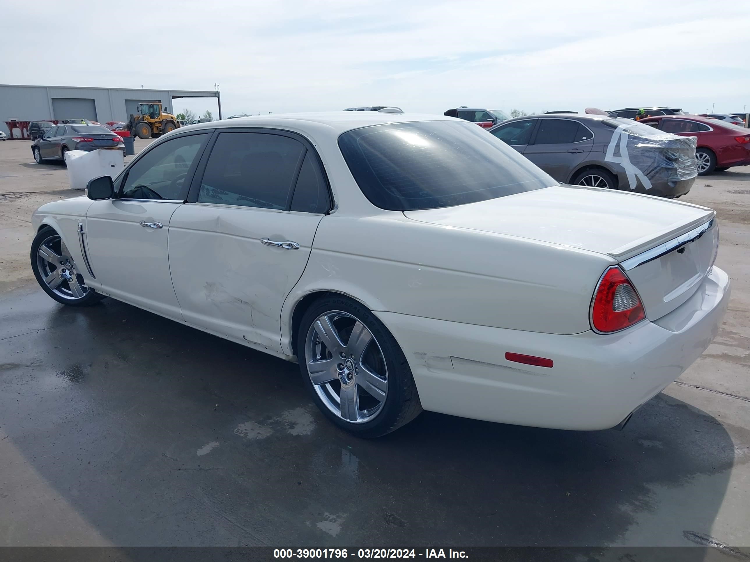 Photo 2 VIN: SAJWA82B38SH27755 - JAGUAR XJ 