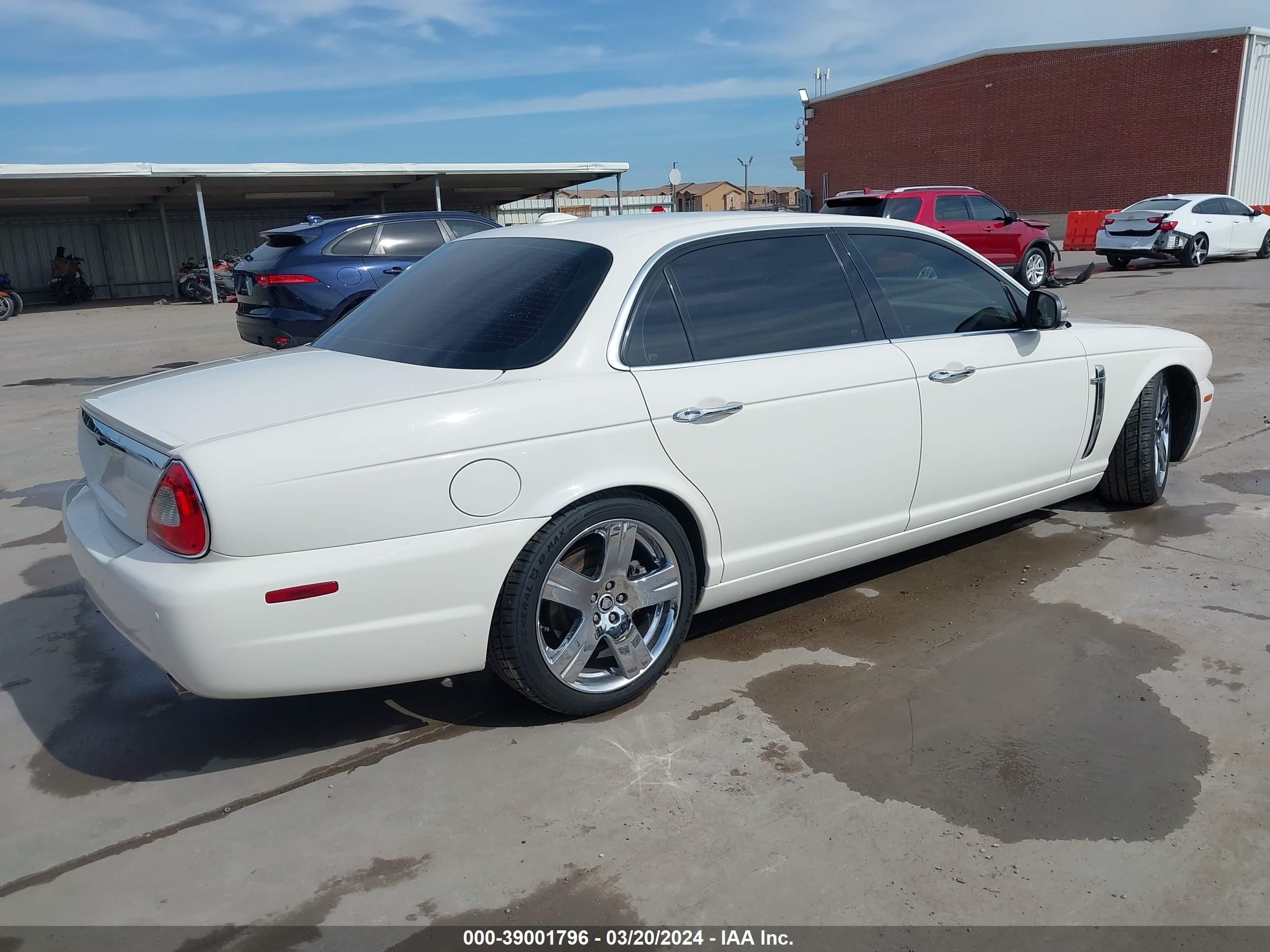 Photo 3 VIN: SAJWA82B38SH27755 - JAGUAR XJ 