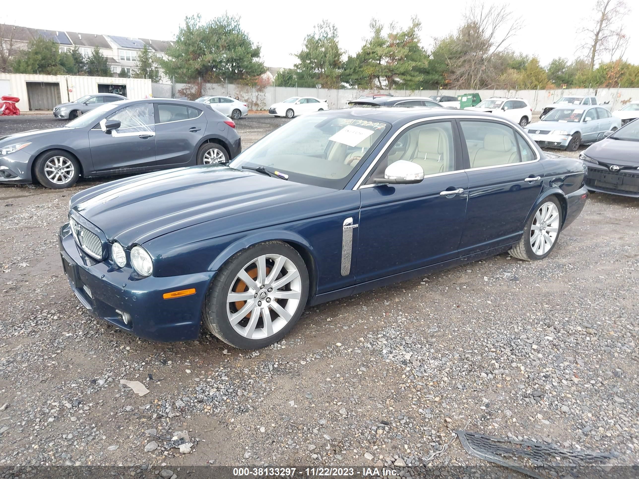 Photo 1 VIN: SAJWA82B48SH24850 - JAGUAR XJ 