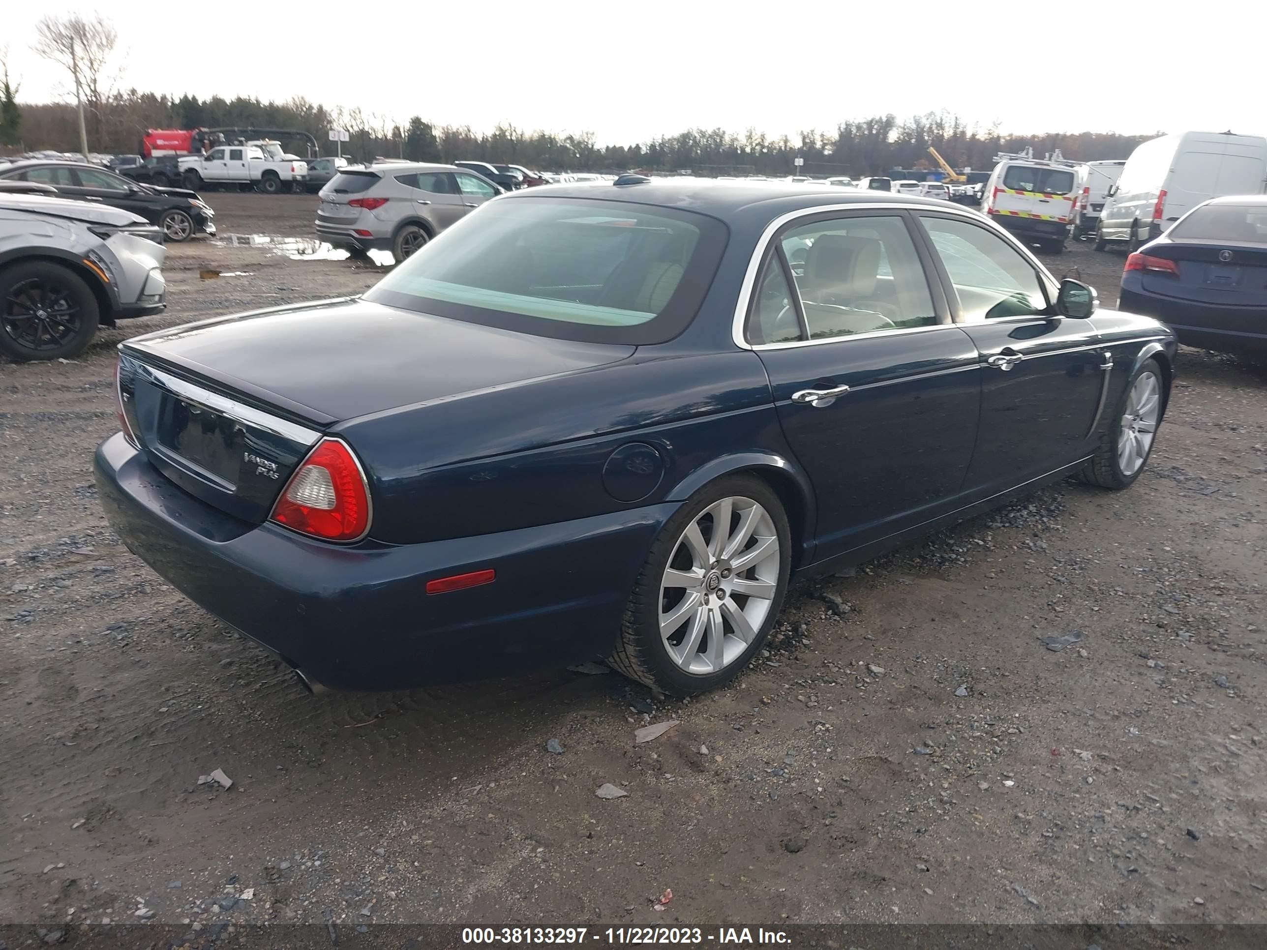 Photo 3 VIN: SAJWA82B48SH24850 - JAGUAR XJ 