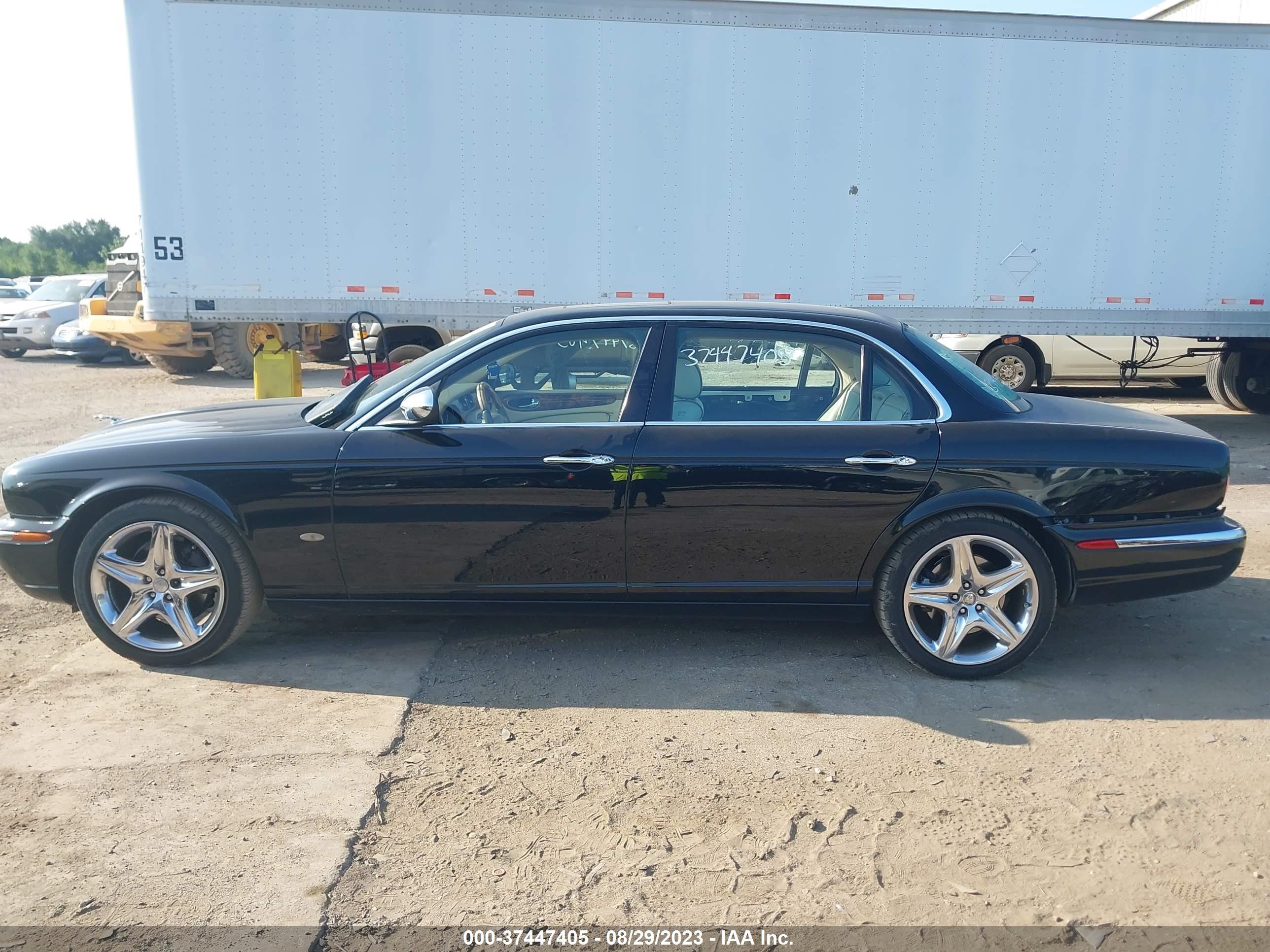 Photo 14 VIN: SAJWA82BX6SG49701 - JAGUAR XJ 