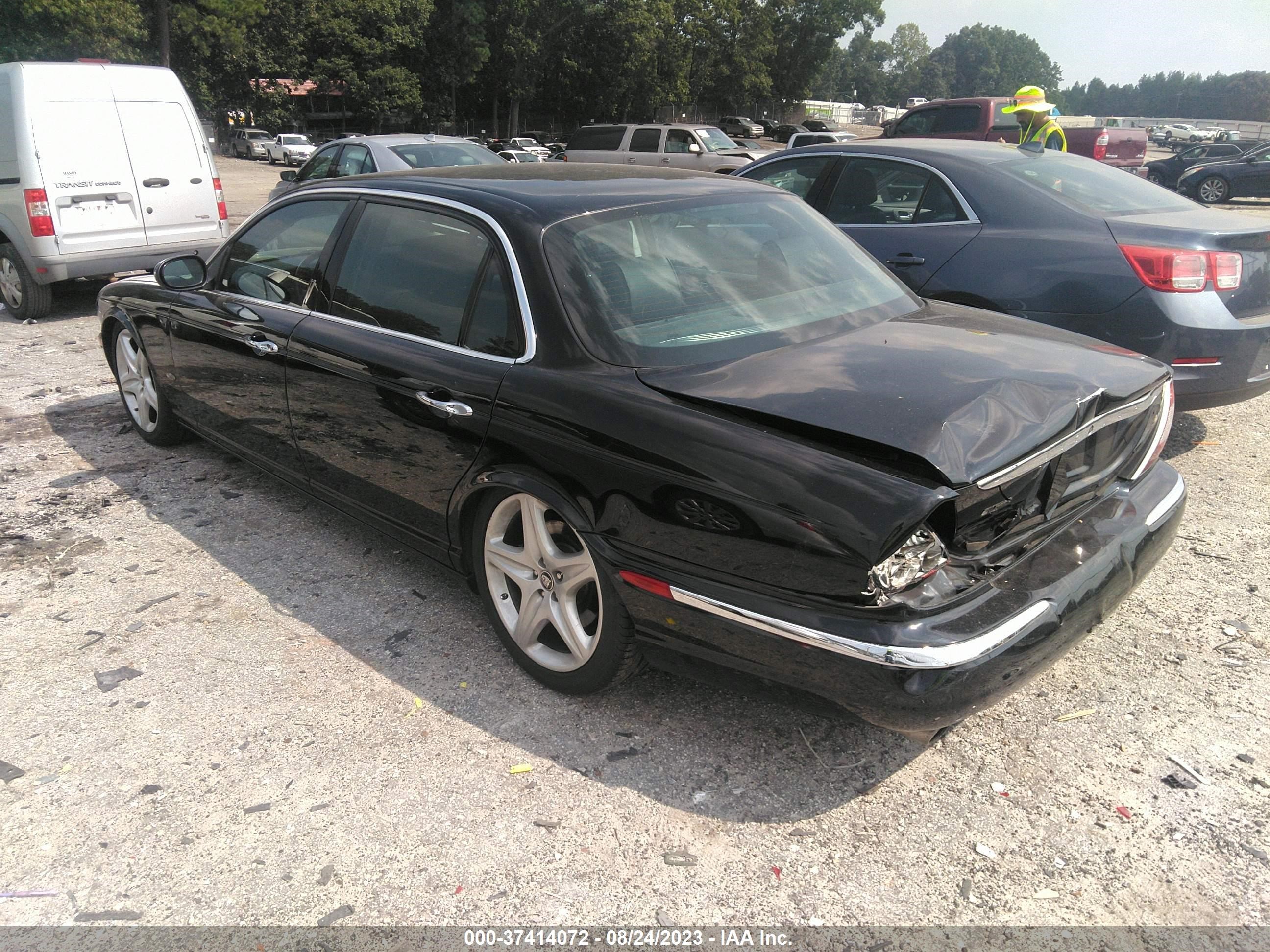 Photo 2 VIN: SAJWA82C56TG50418 - JAGUAR XJ 