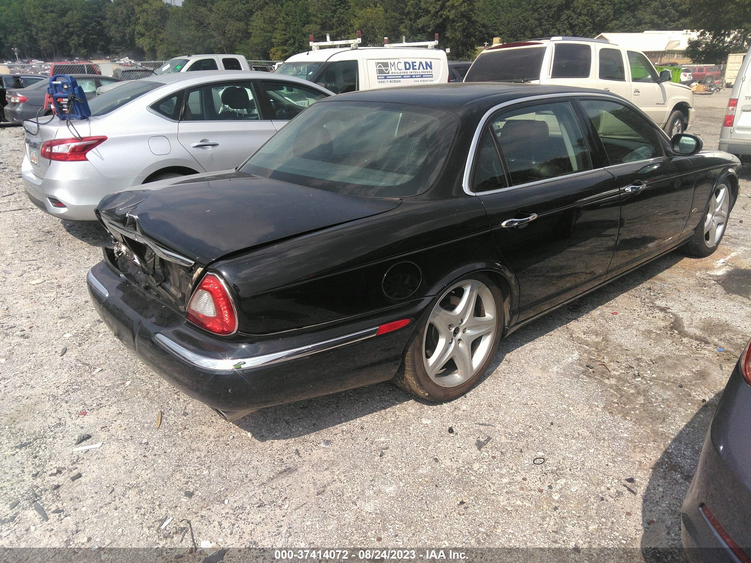 Photo 3 VIN: SAJWA82C56TG50418 - JAGUAR XJ 