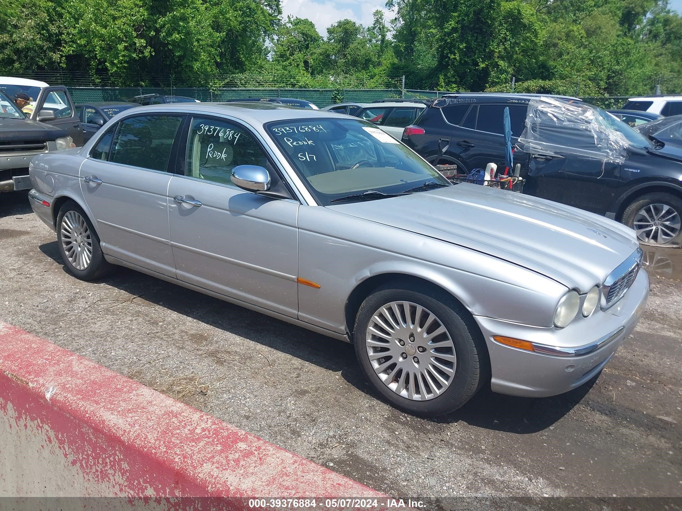 Photo 0 VIN: SAJWA82C75SG43524 - JAGUAR XJ 